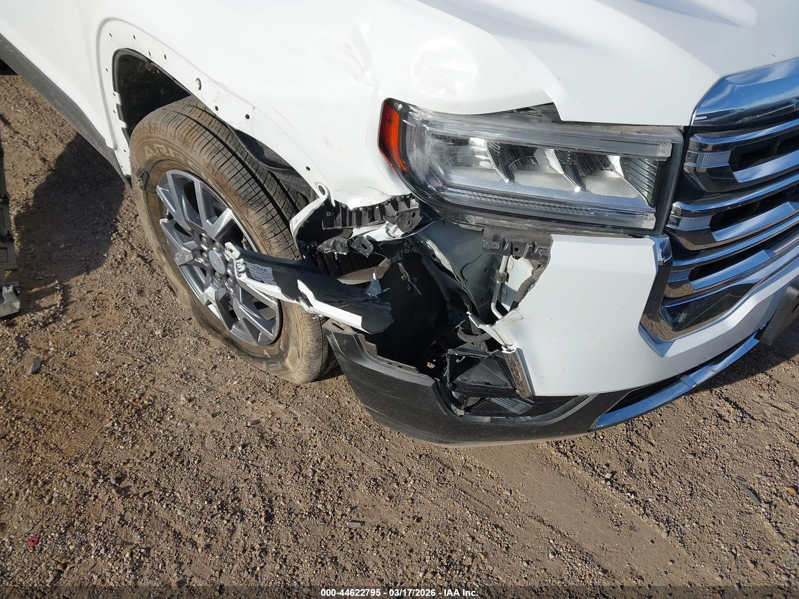 GMC ACADIA image 6