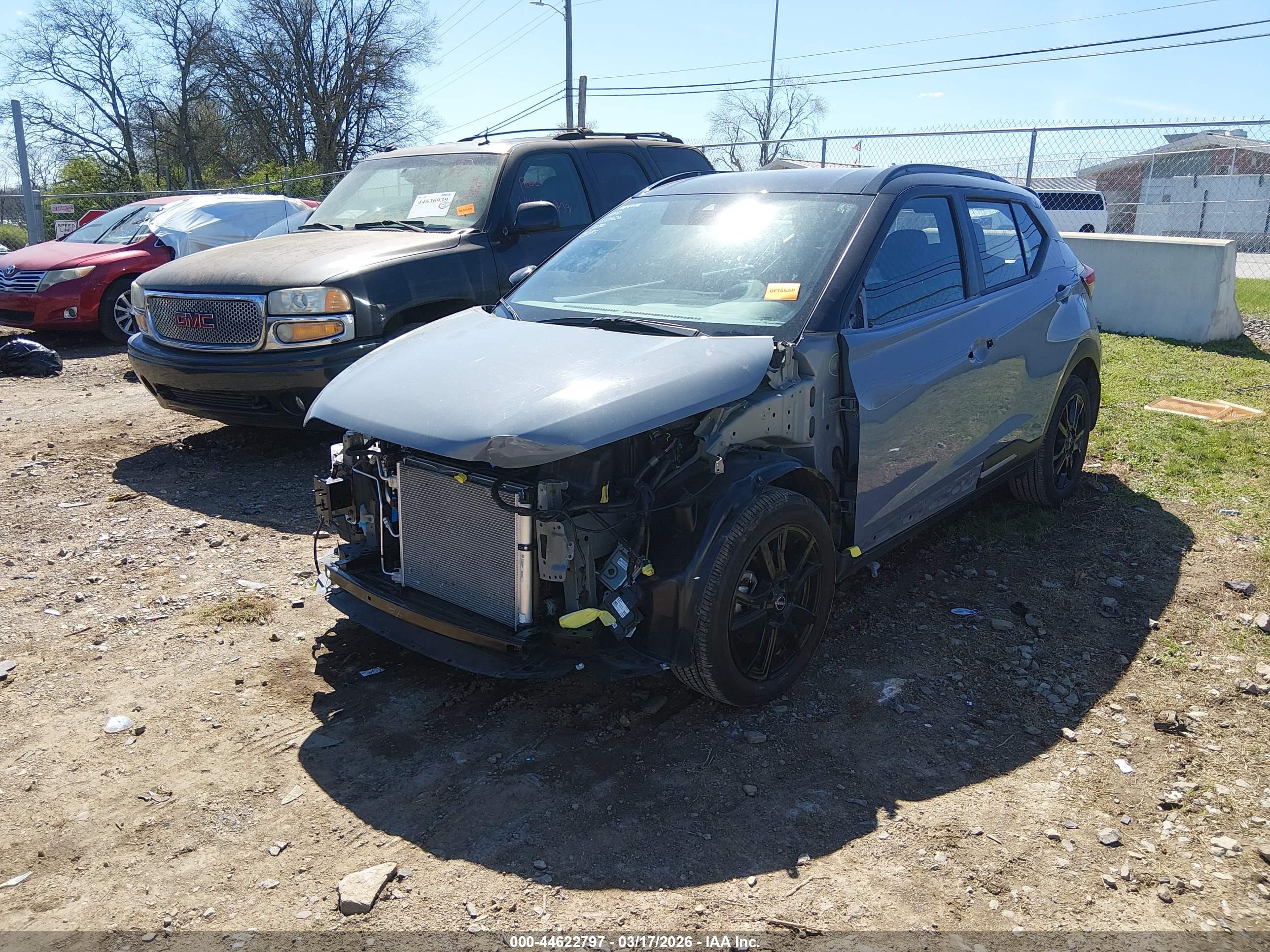 NISSAN KICKS image 2