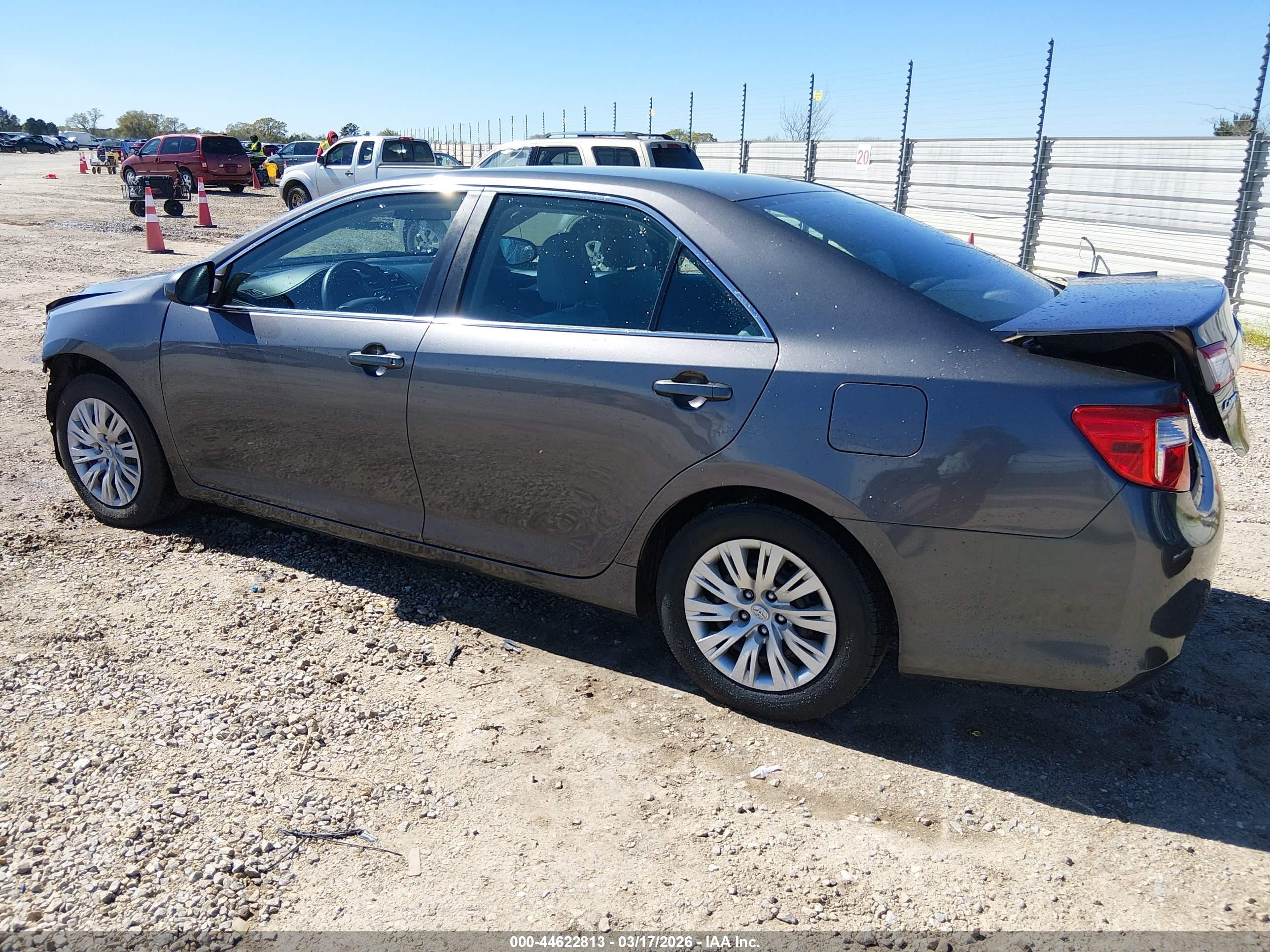 TOYOTA CAMRY image 3