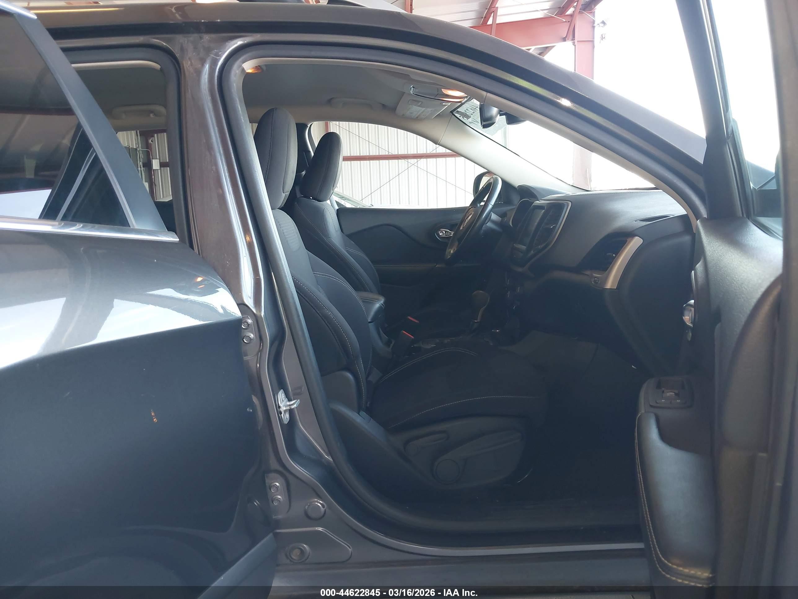 JEEP CHEROKEE image 5