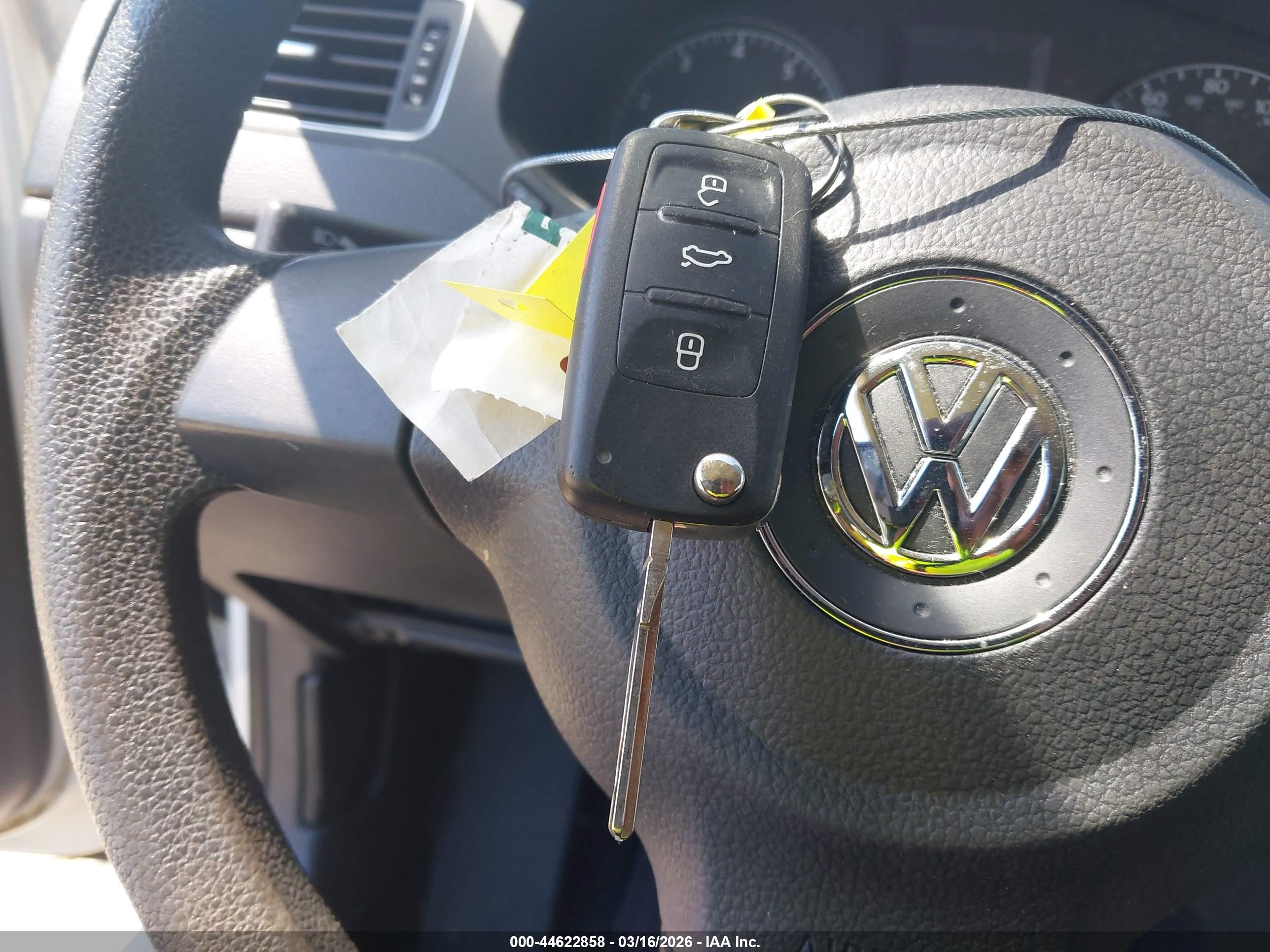 VOLKSWAGEN JETTA image 11