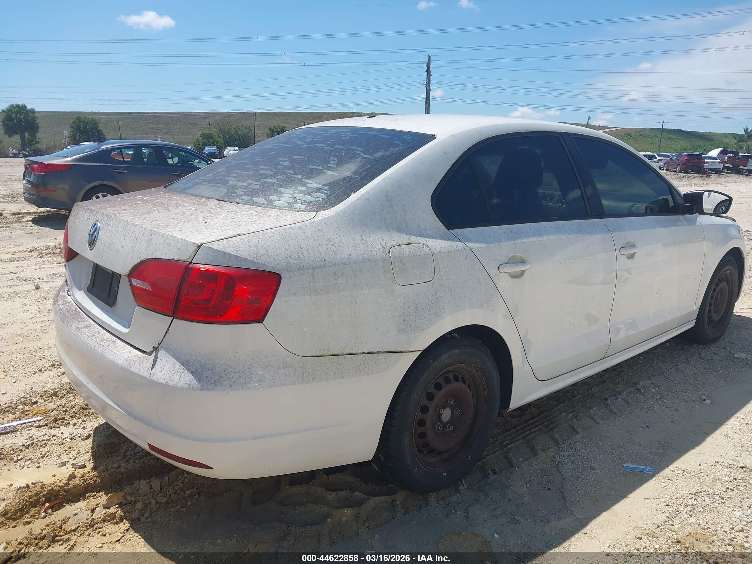 VOLKSWAGEN JETTA image 4