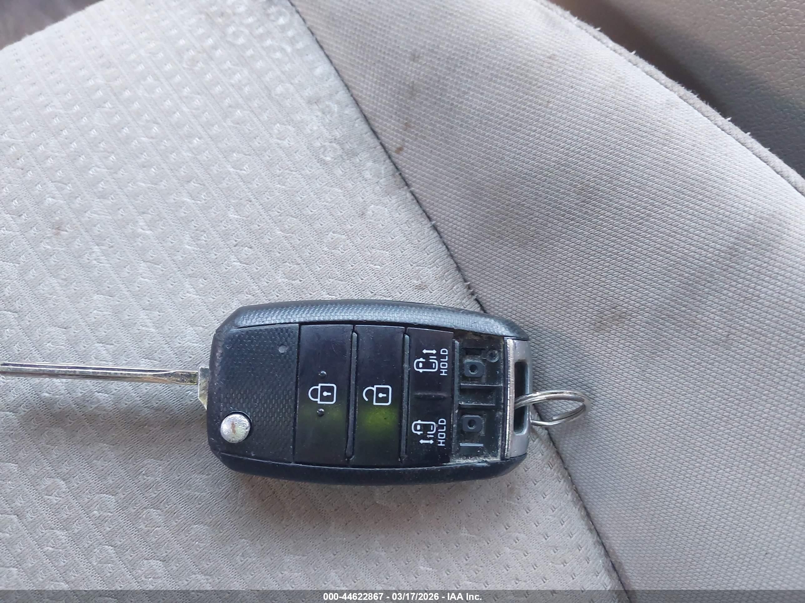 KIA SEDONA image 11