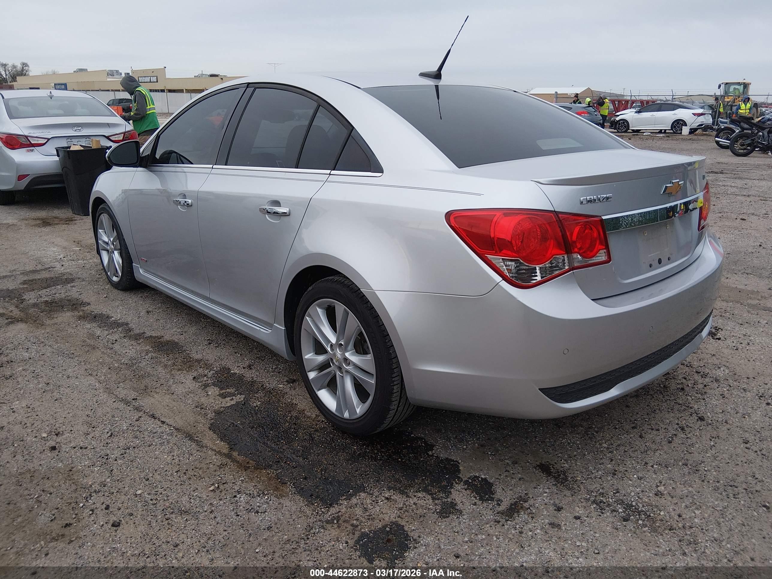 CHEVROLET CRUZE image 3