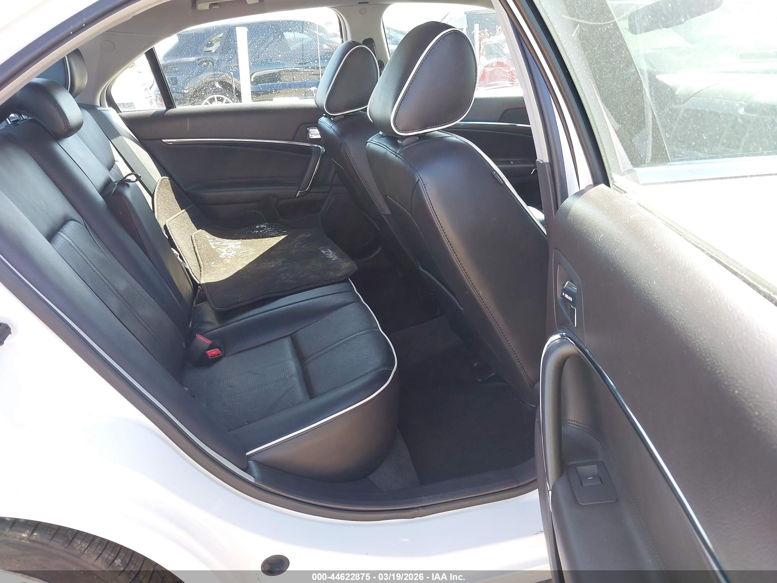 LINCOLN MKZ image 8