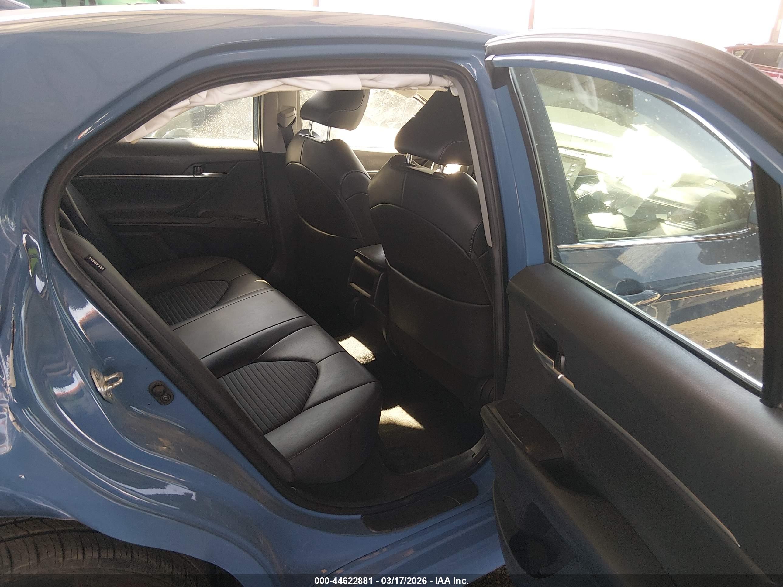 TOYOTA CAMRY image 8