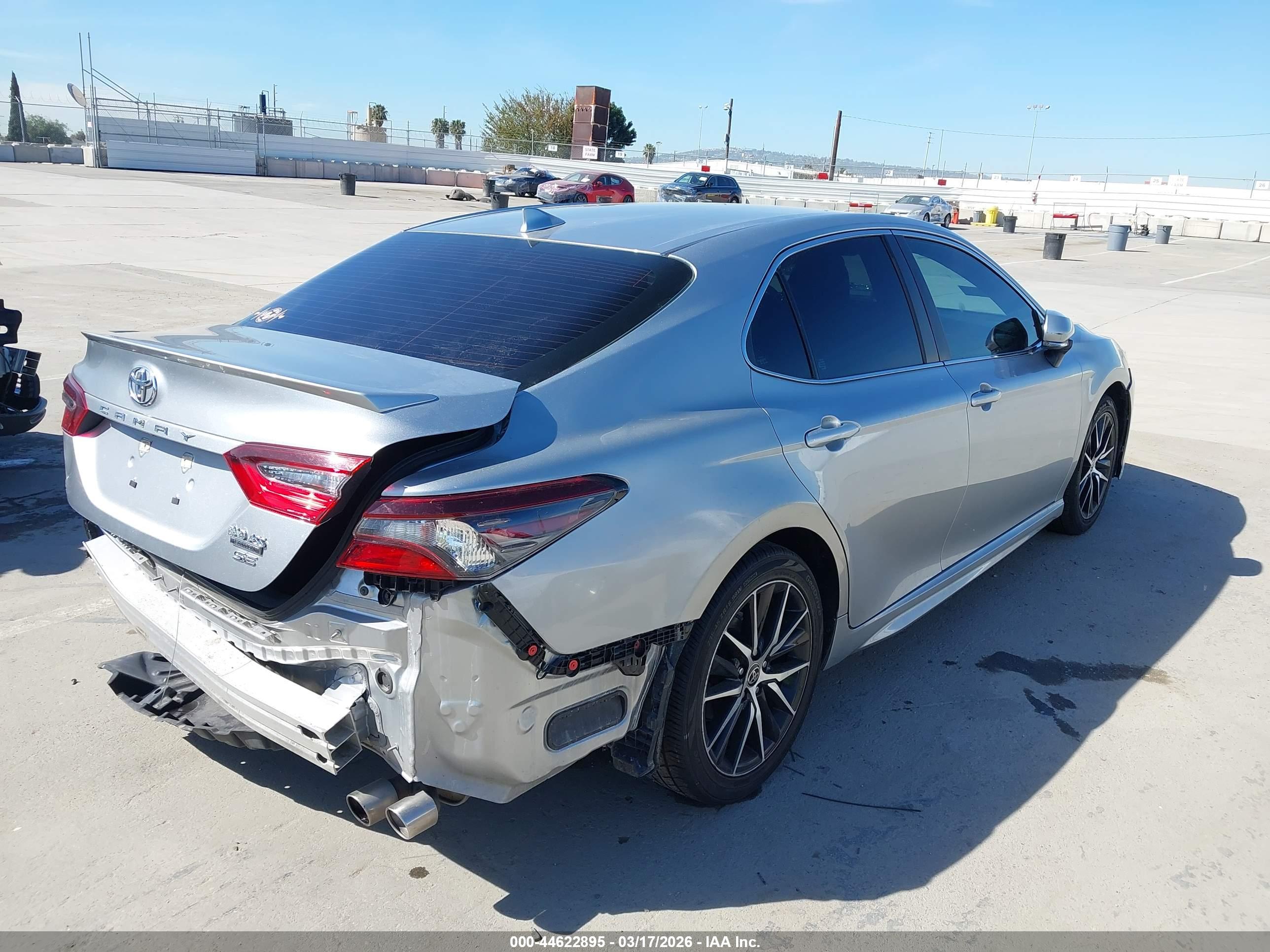 TOYOTA CAMRY image 4