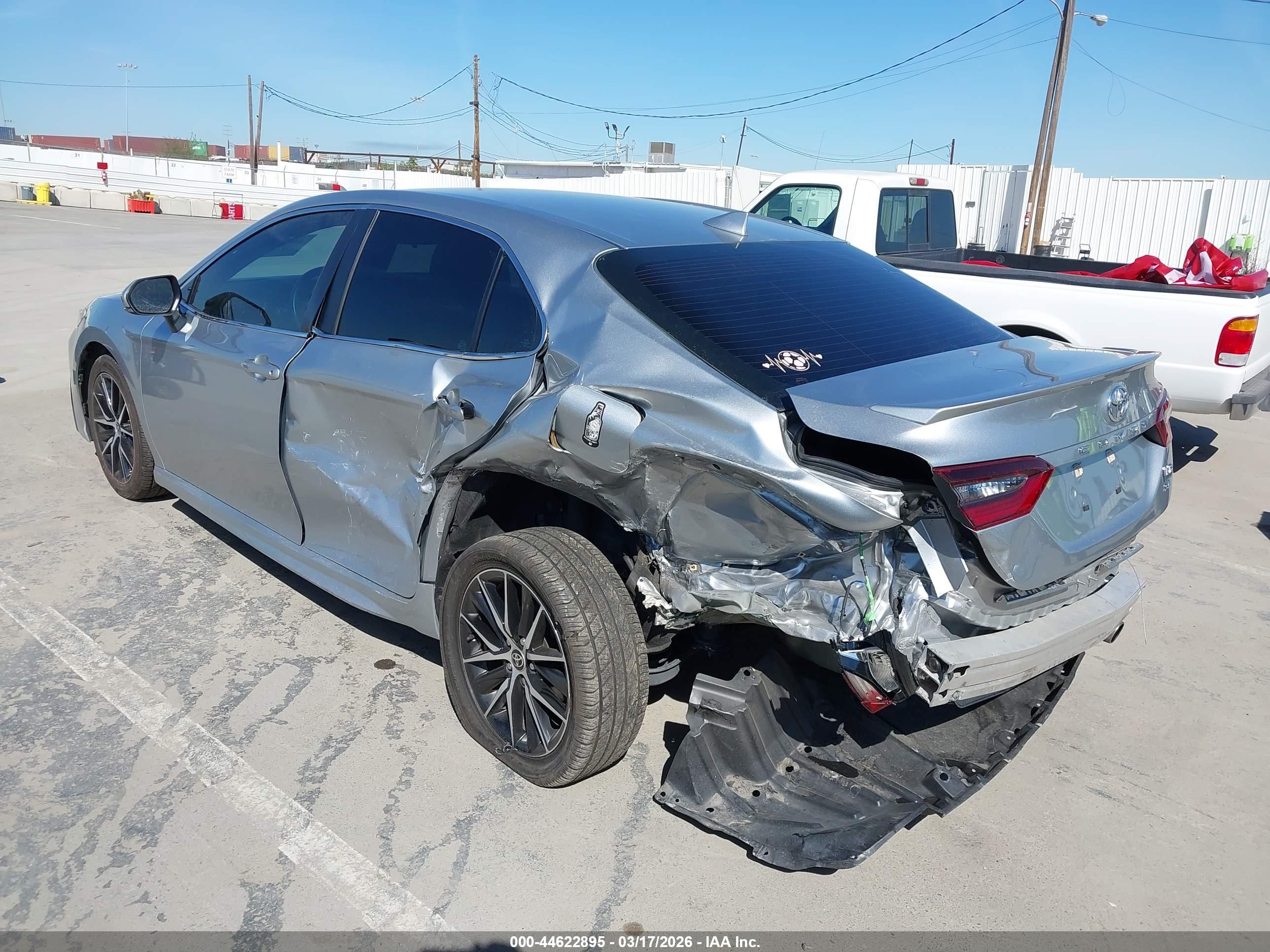 TOYOTA CAMRY image 6