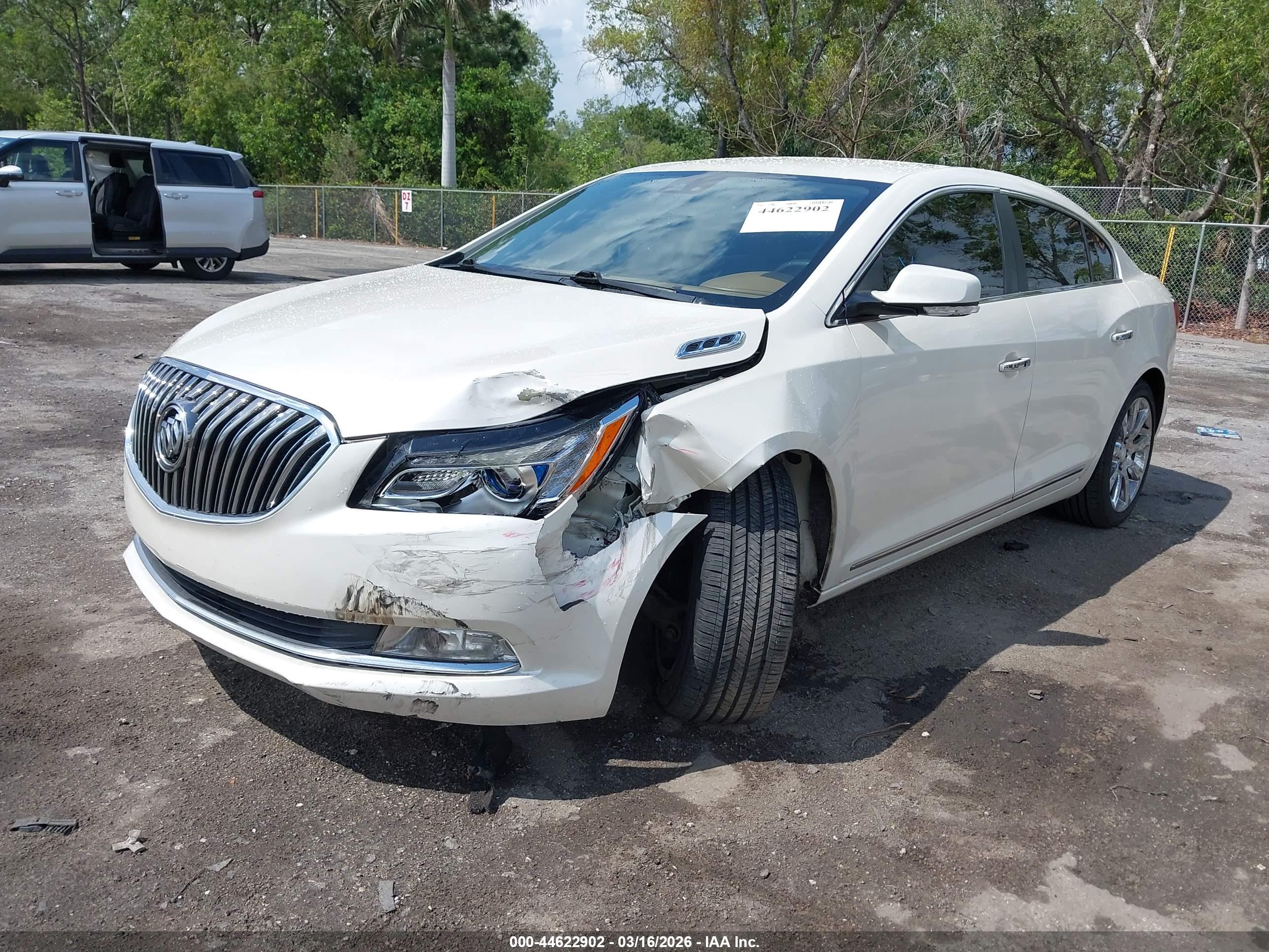 BUICK LACROSSE image 6