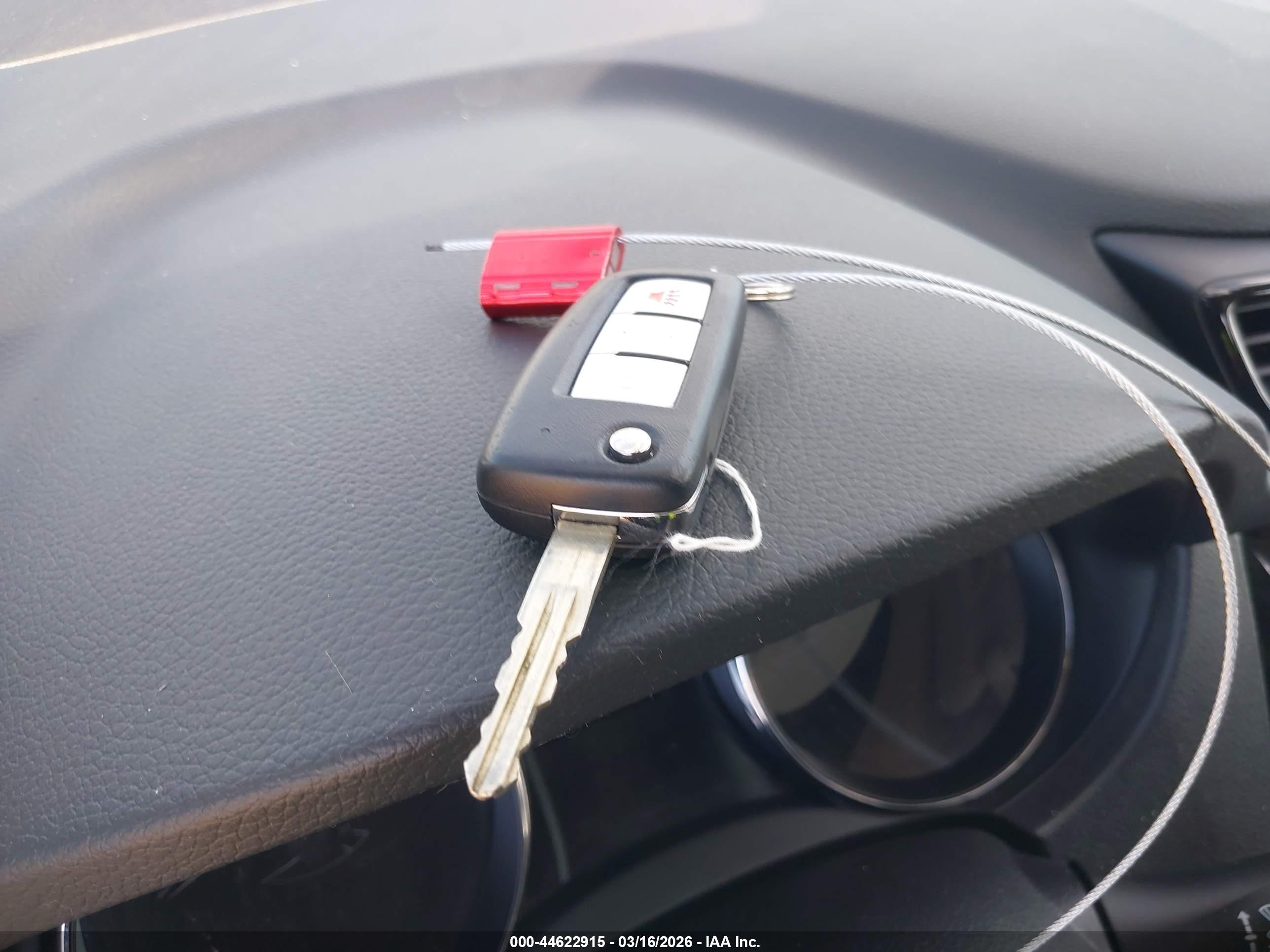NISSAN ROGUE image 11
