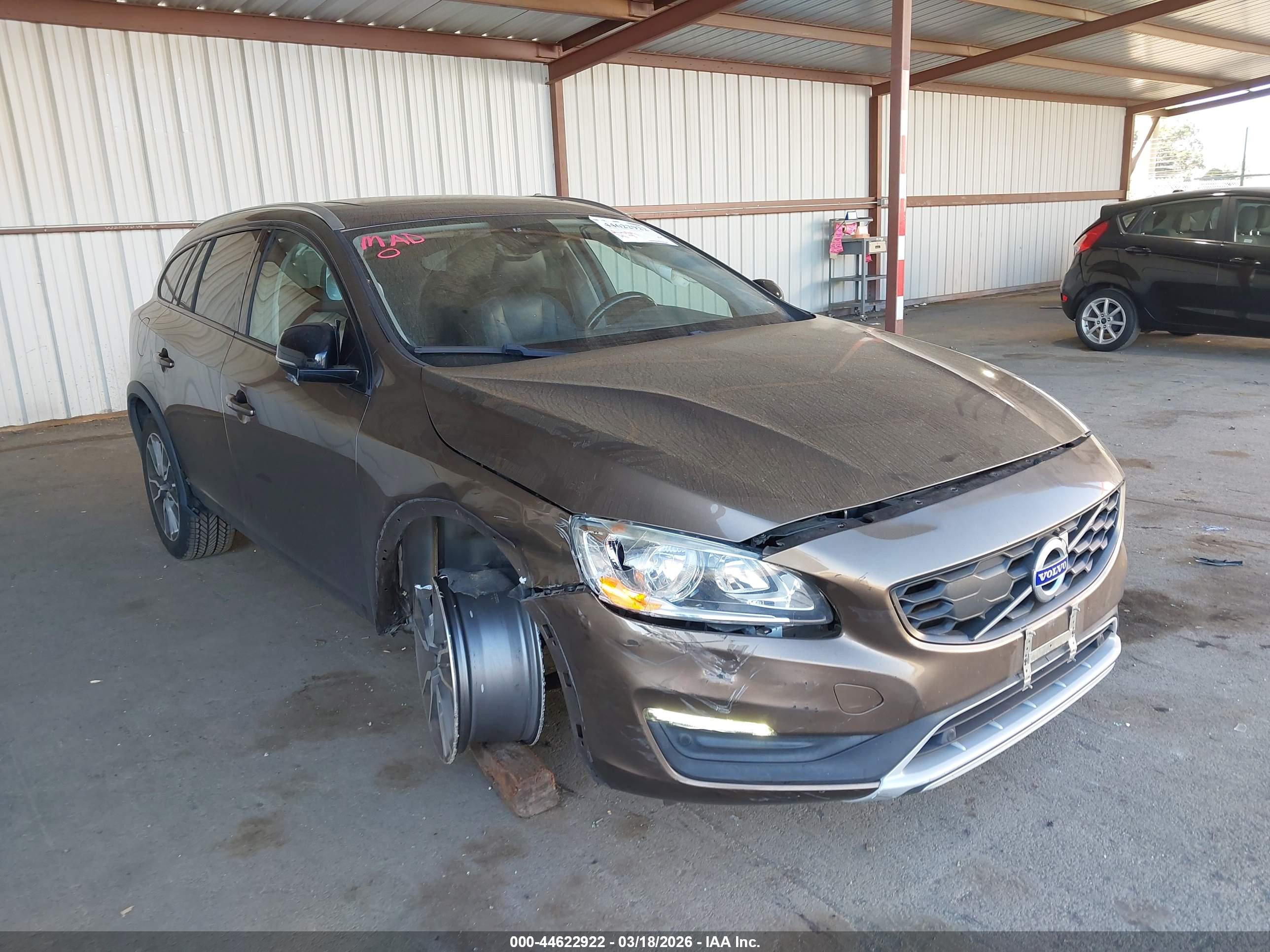 VOLVO V60 image 6