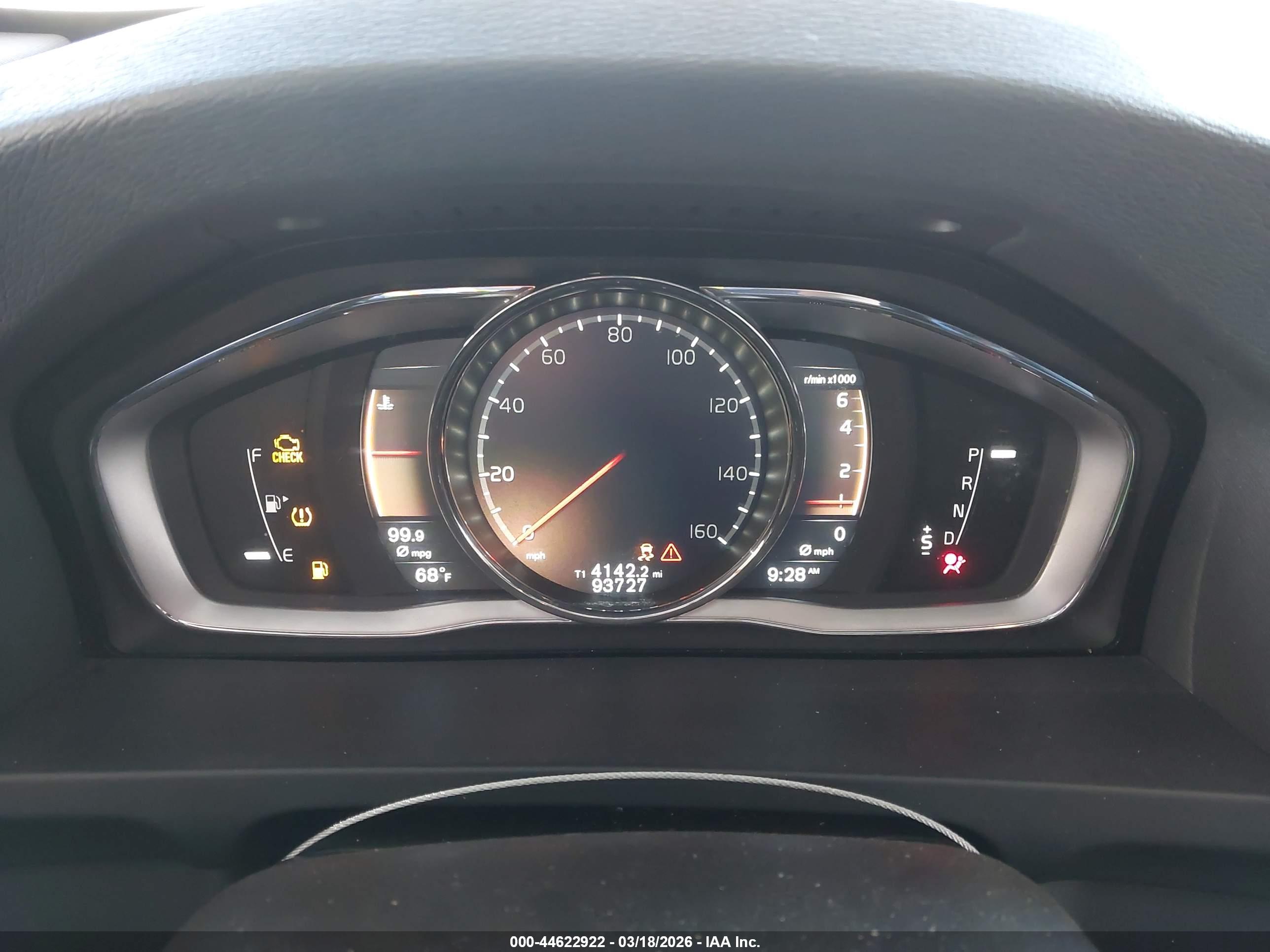 VOLVO V60 image 7