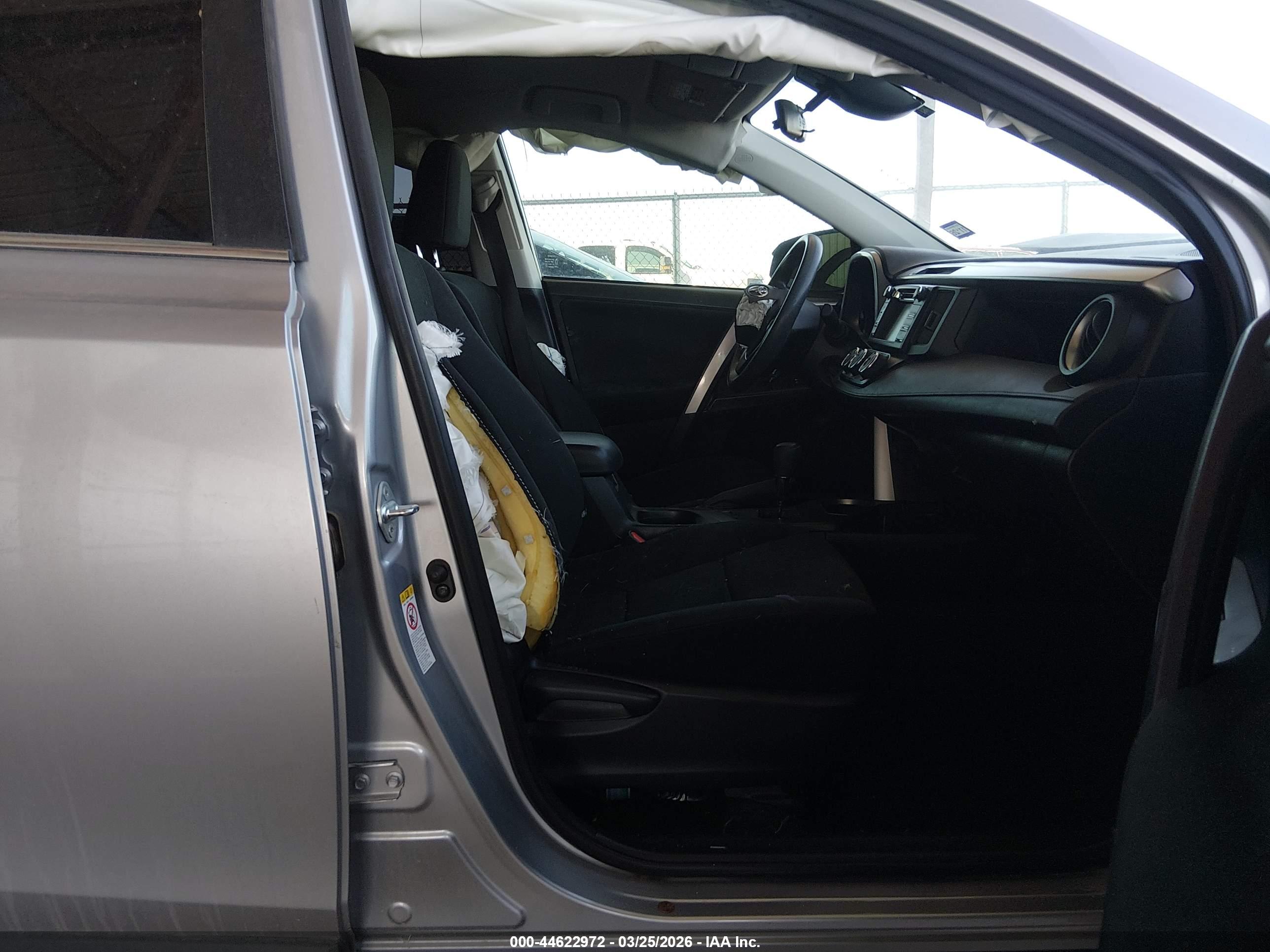 TOYOTA RAV4 image 5