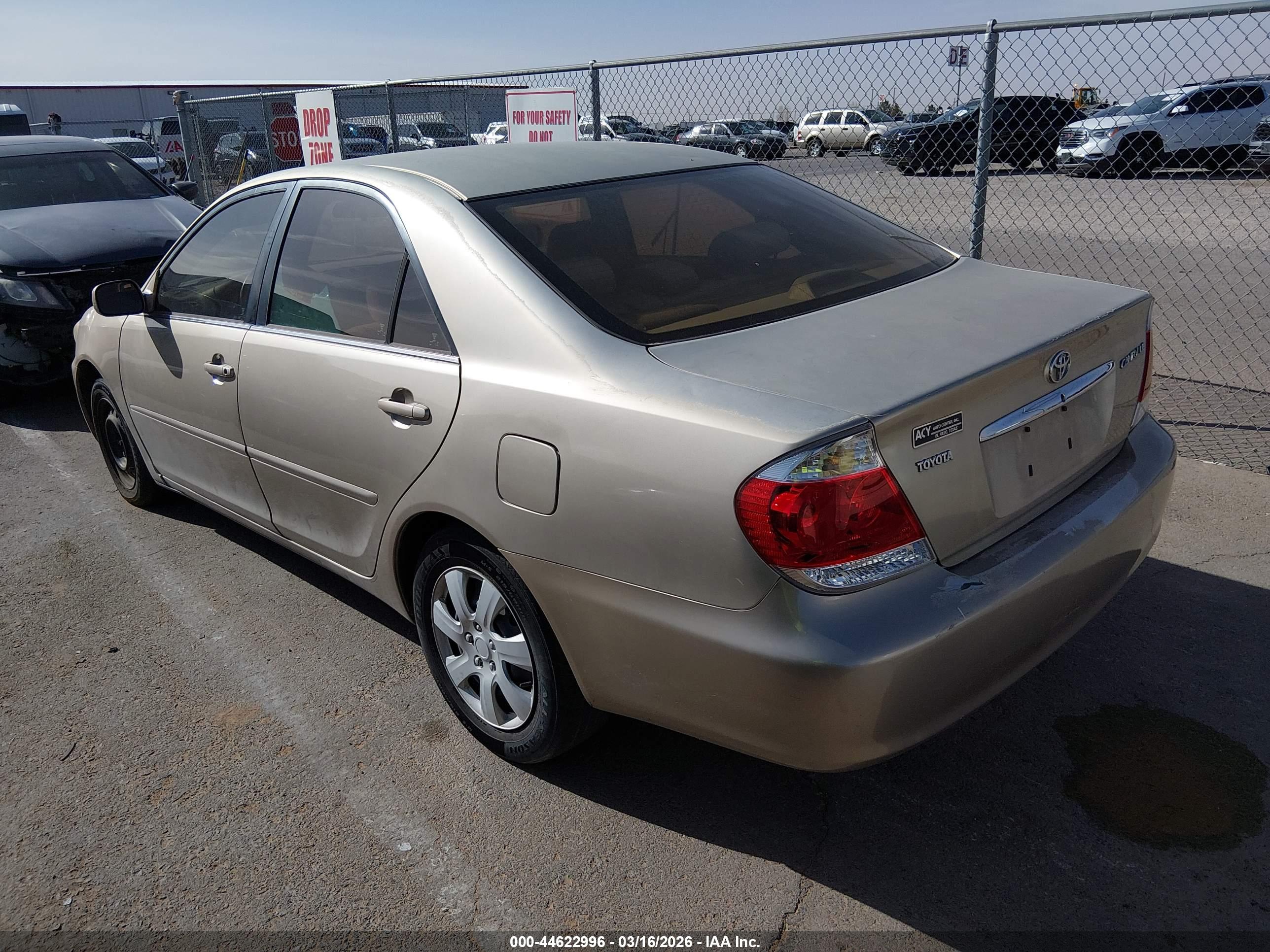 TOYOTA CAMRY image 3