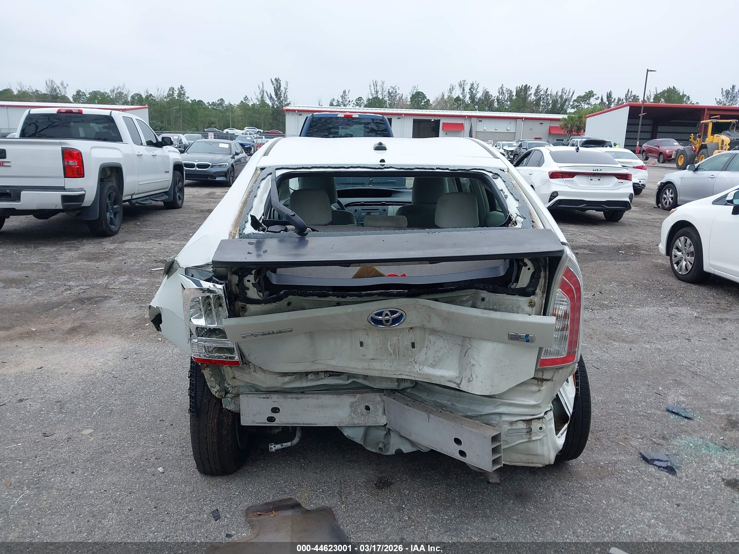 TOYOTA PRIUS image 6