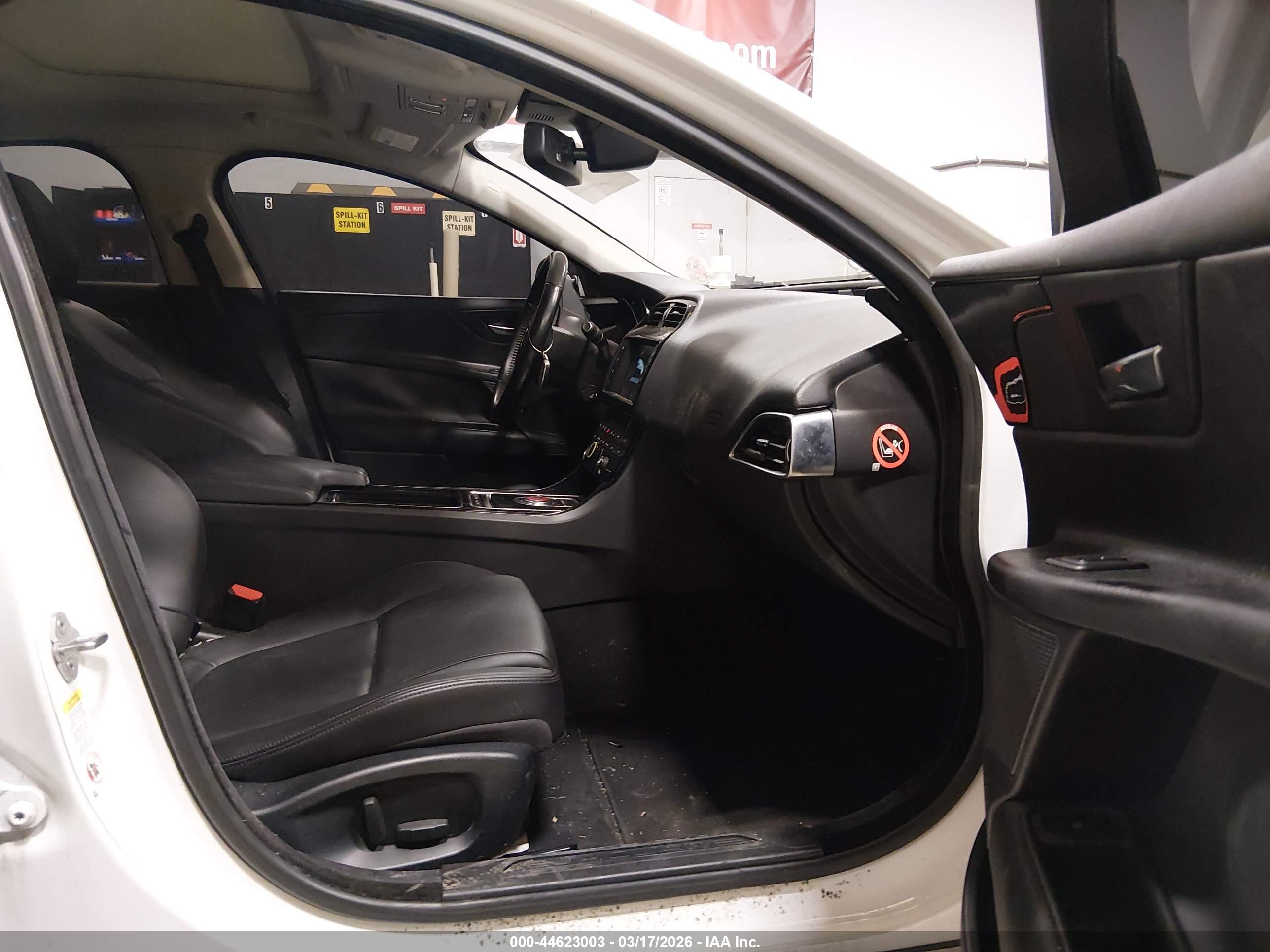 JAGUAR XE image 5