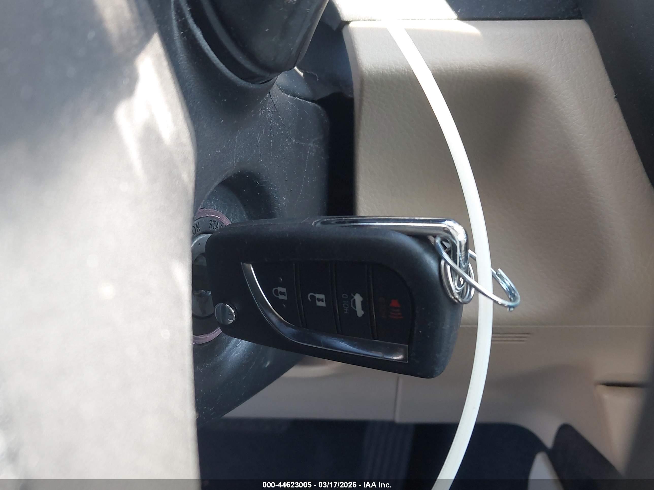 TOYOTA CAMRY image 11