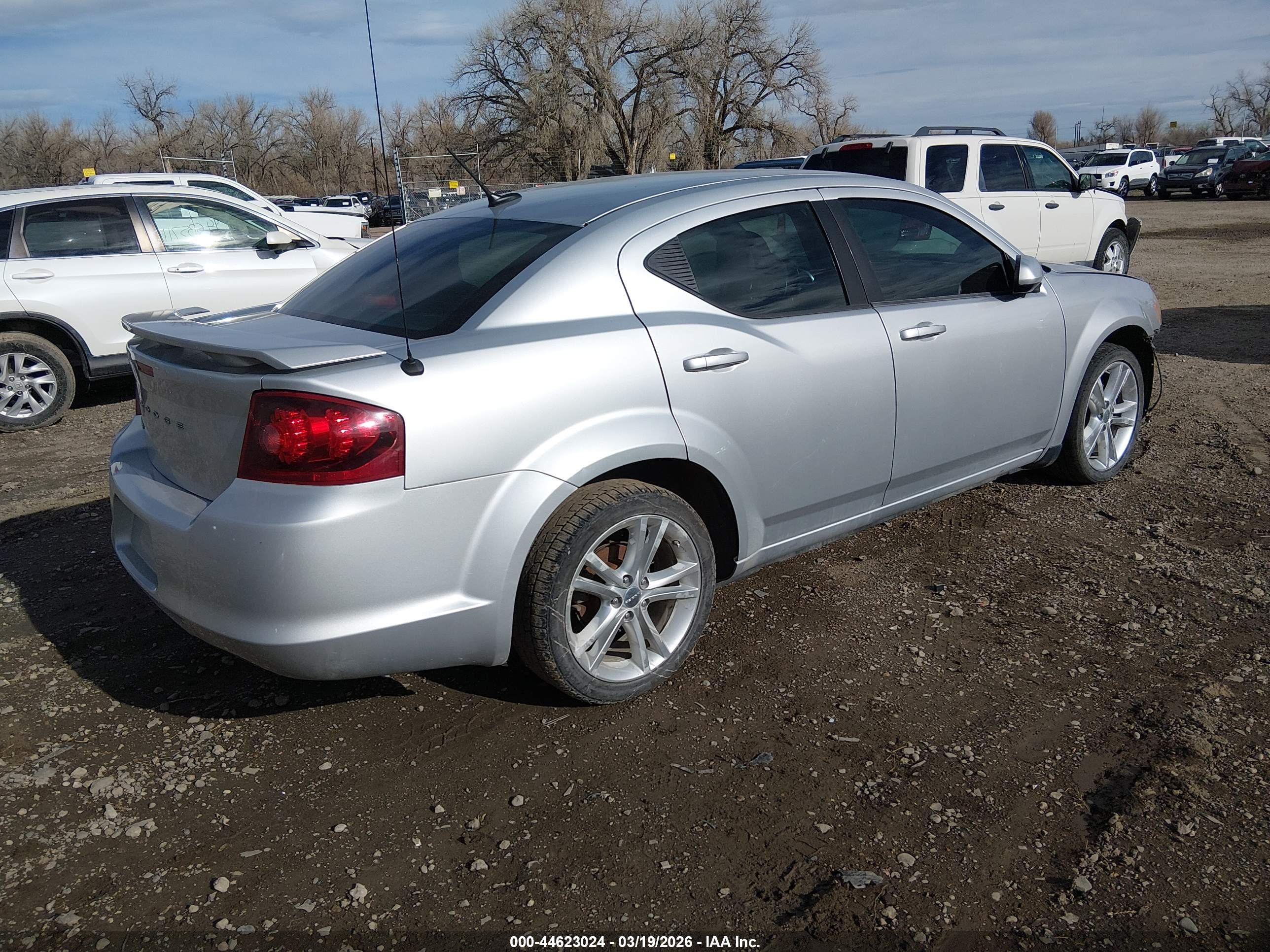 DODGE AVENGER image 4