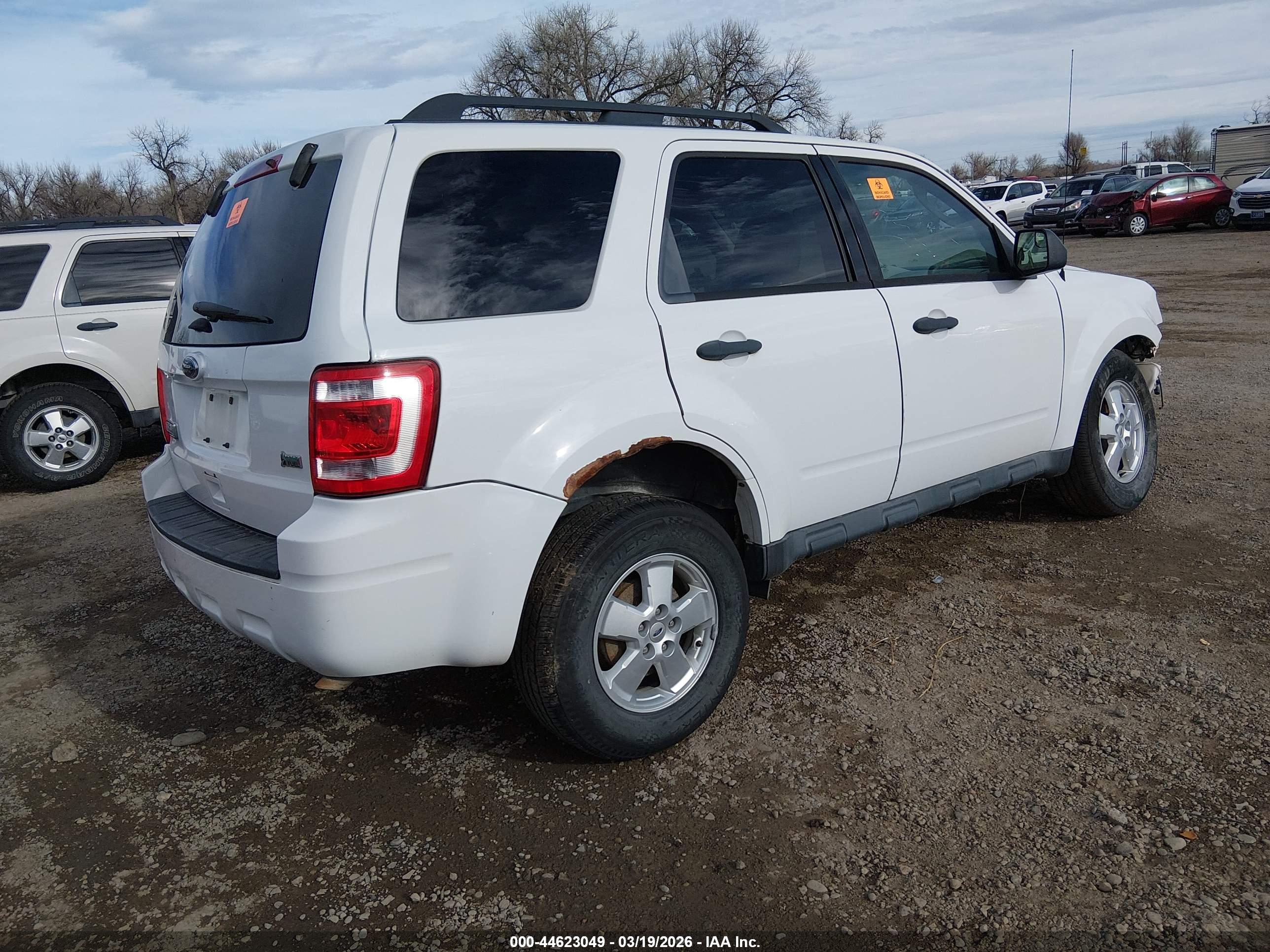FORD ESCAPE image 4