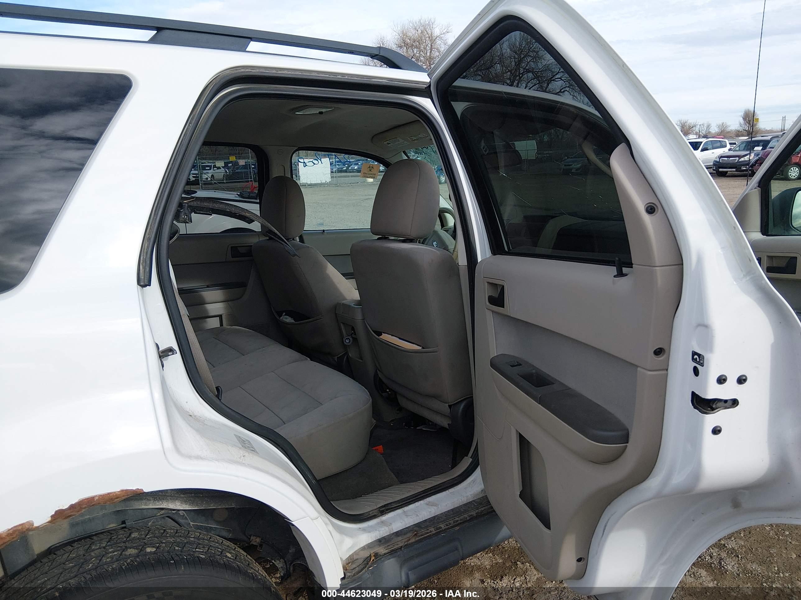 FORD ESCAPE image 8