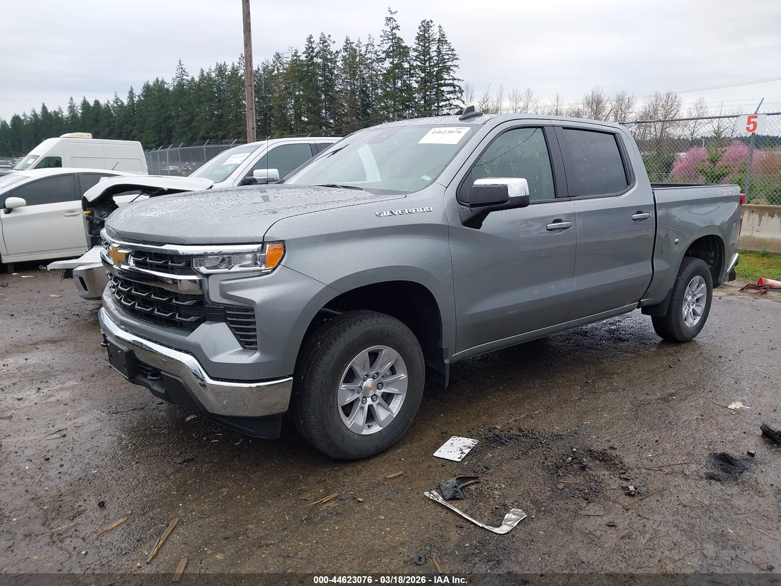 CHEVROLET SILVERADO image 2