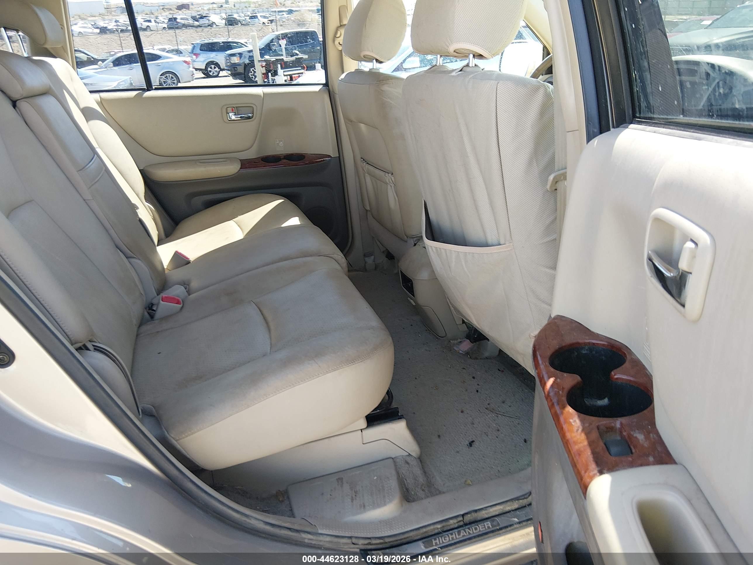 TOYOTA HIGHLANDER image 8