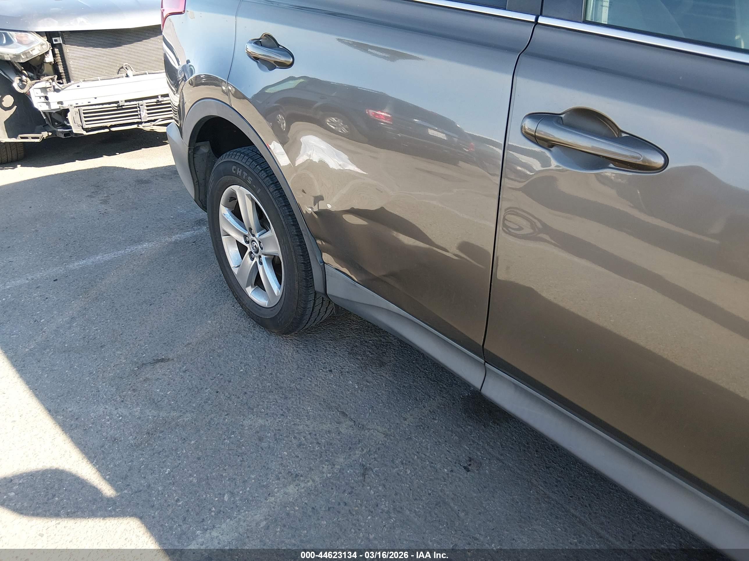 TOYOTA RAV4 image 6