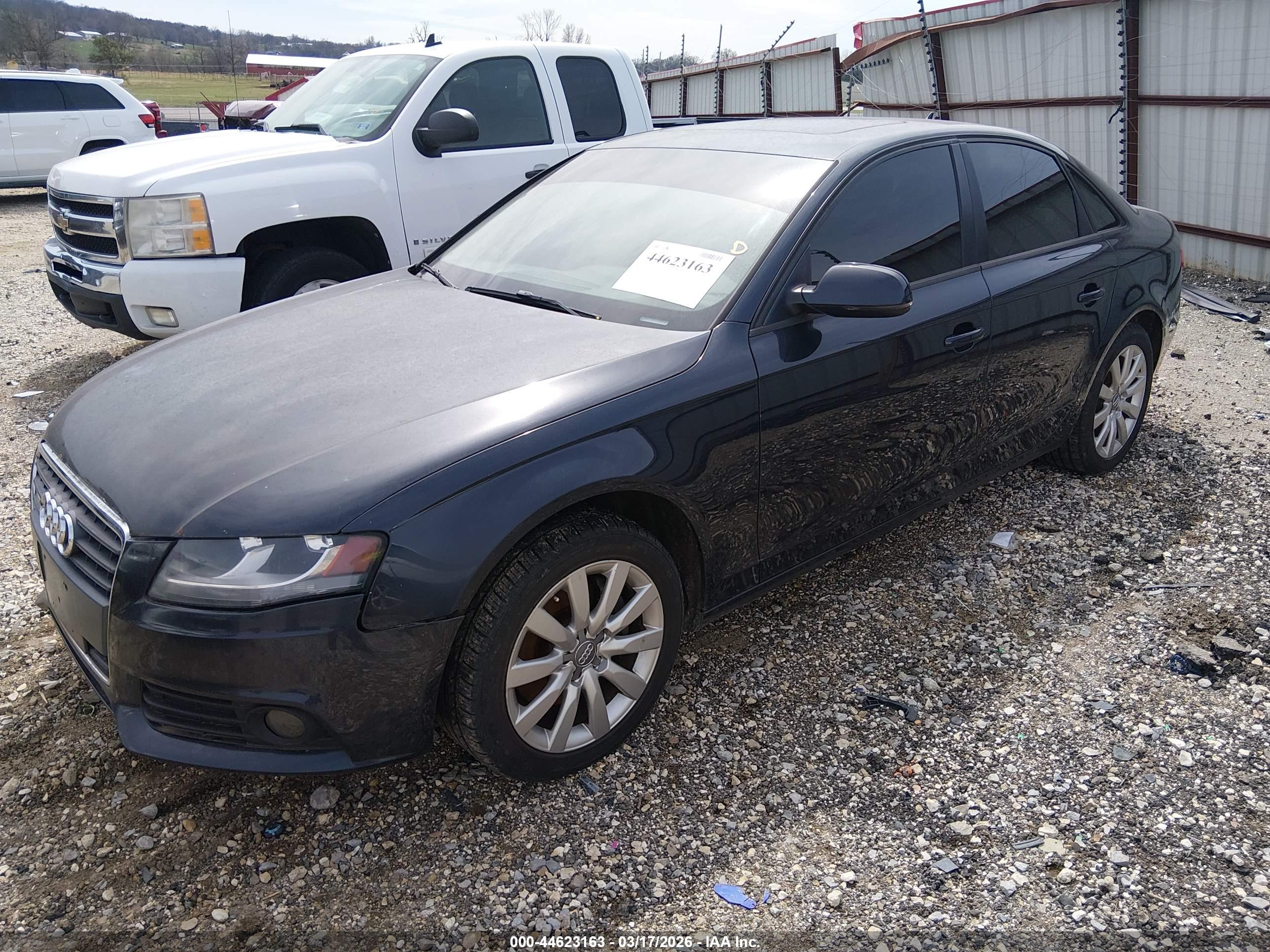 AUDI A4 image 2