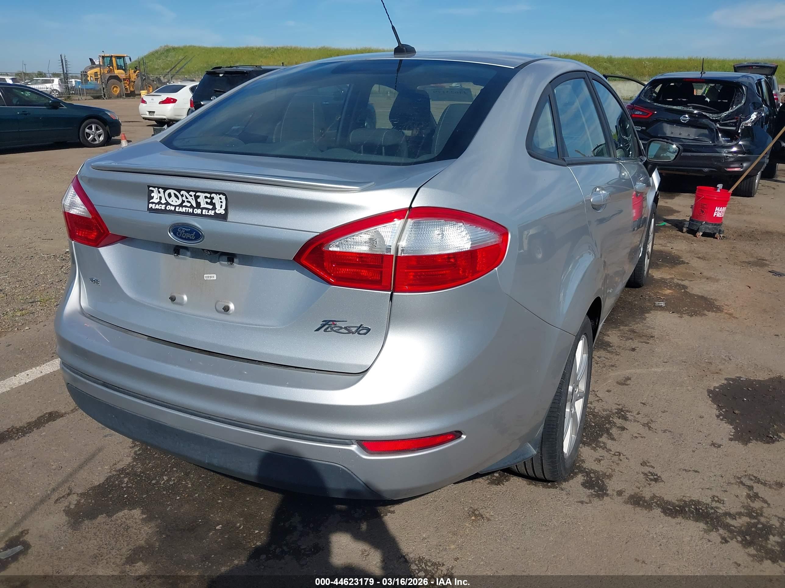 FORD FIESTA image 4