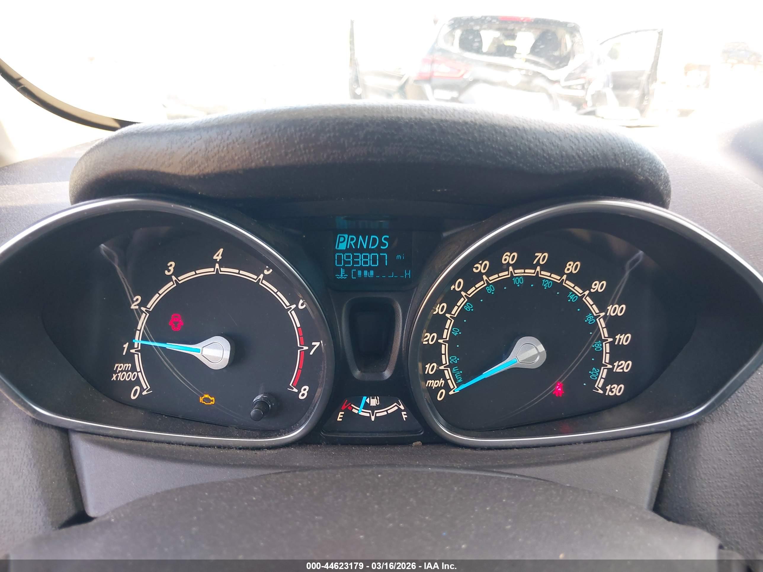 FORD FIESTA image 7