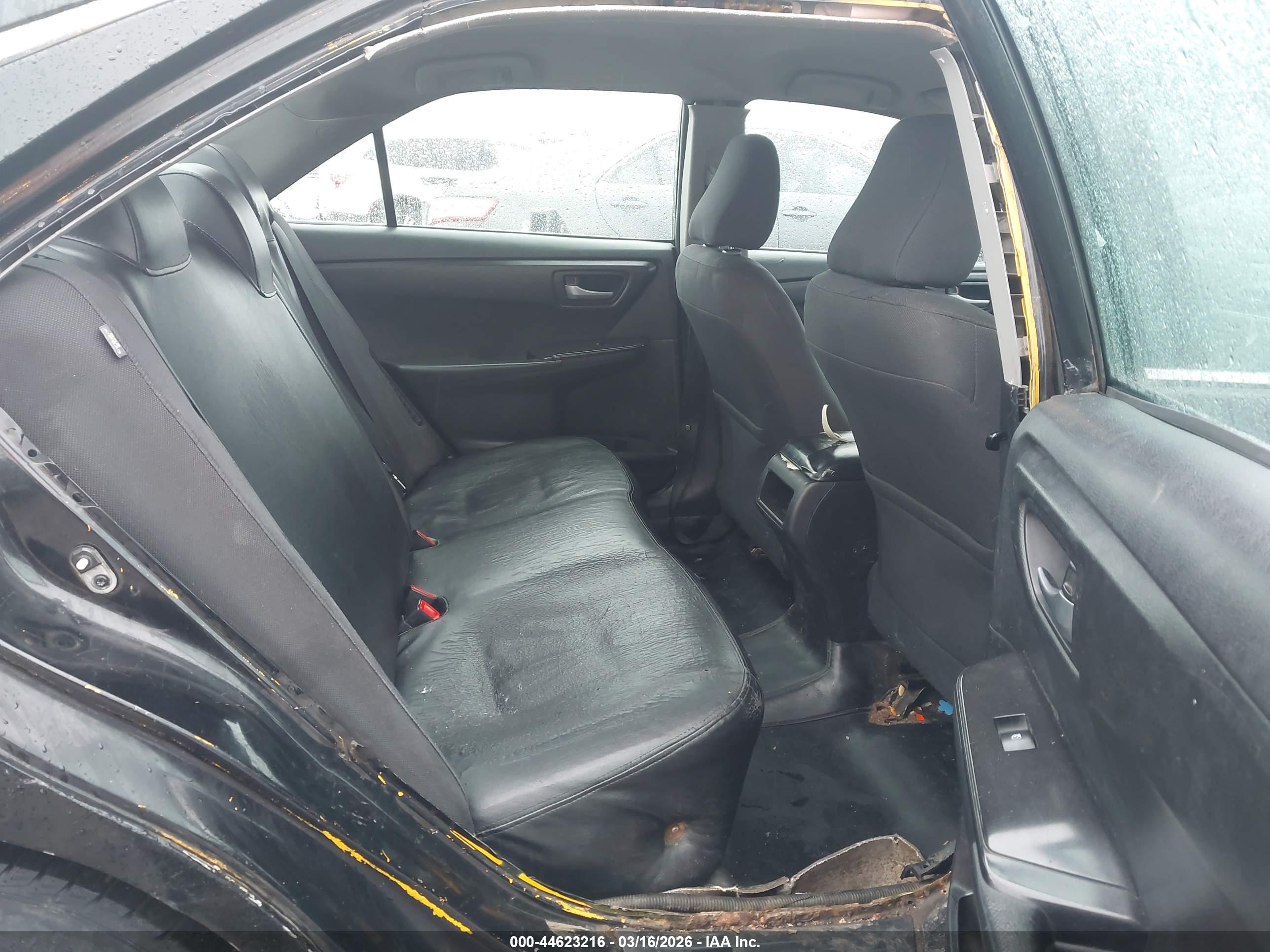 TOYOTA CAMRY image 8