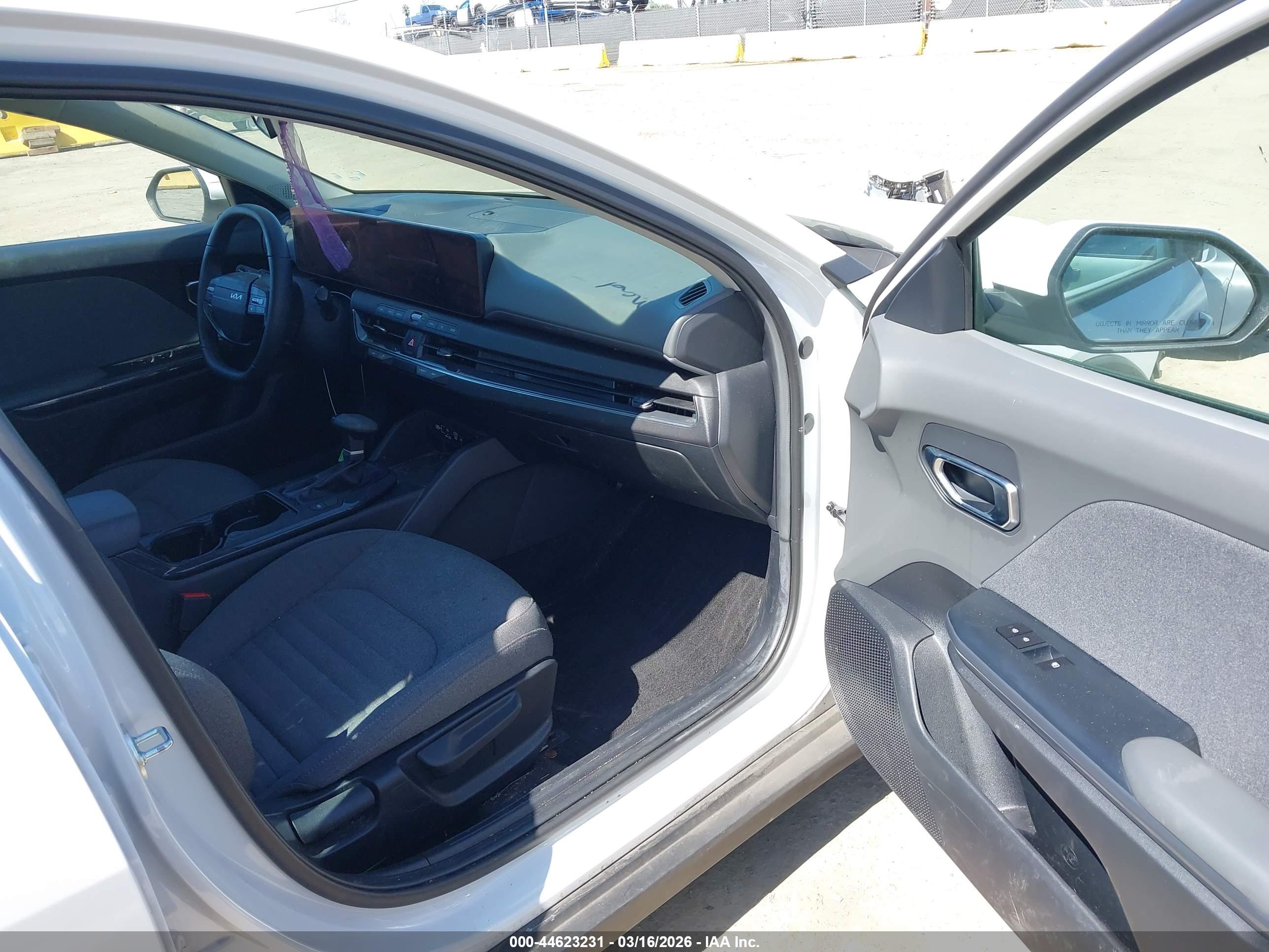 KIA K4 image 5