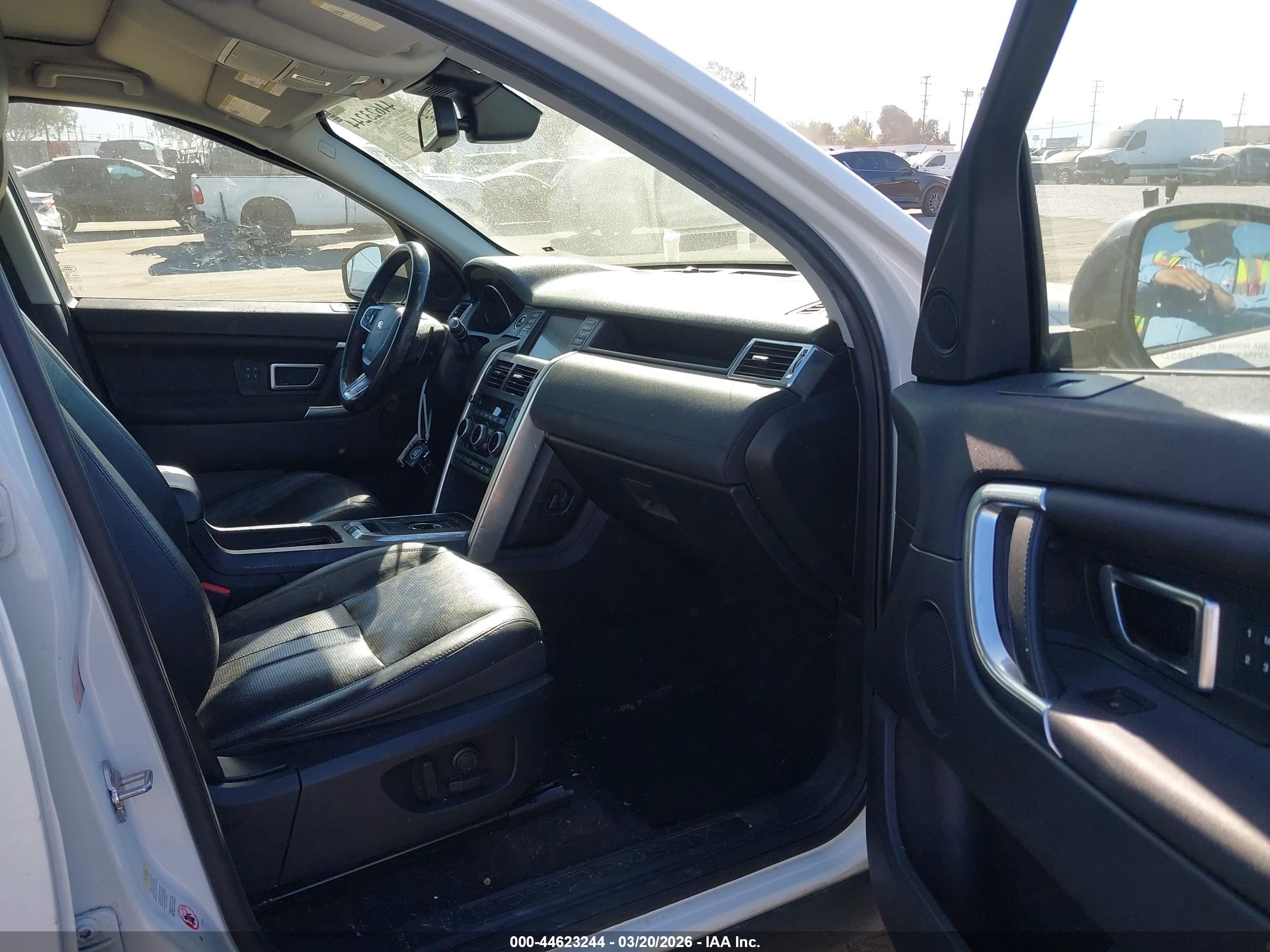 LAND ROVER image 5