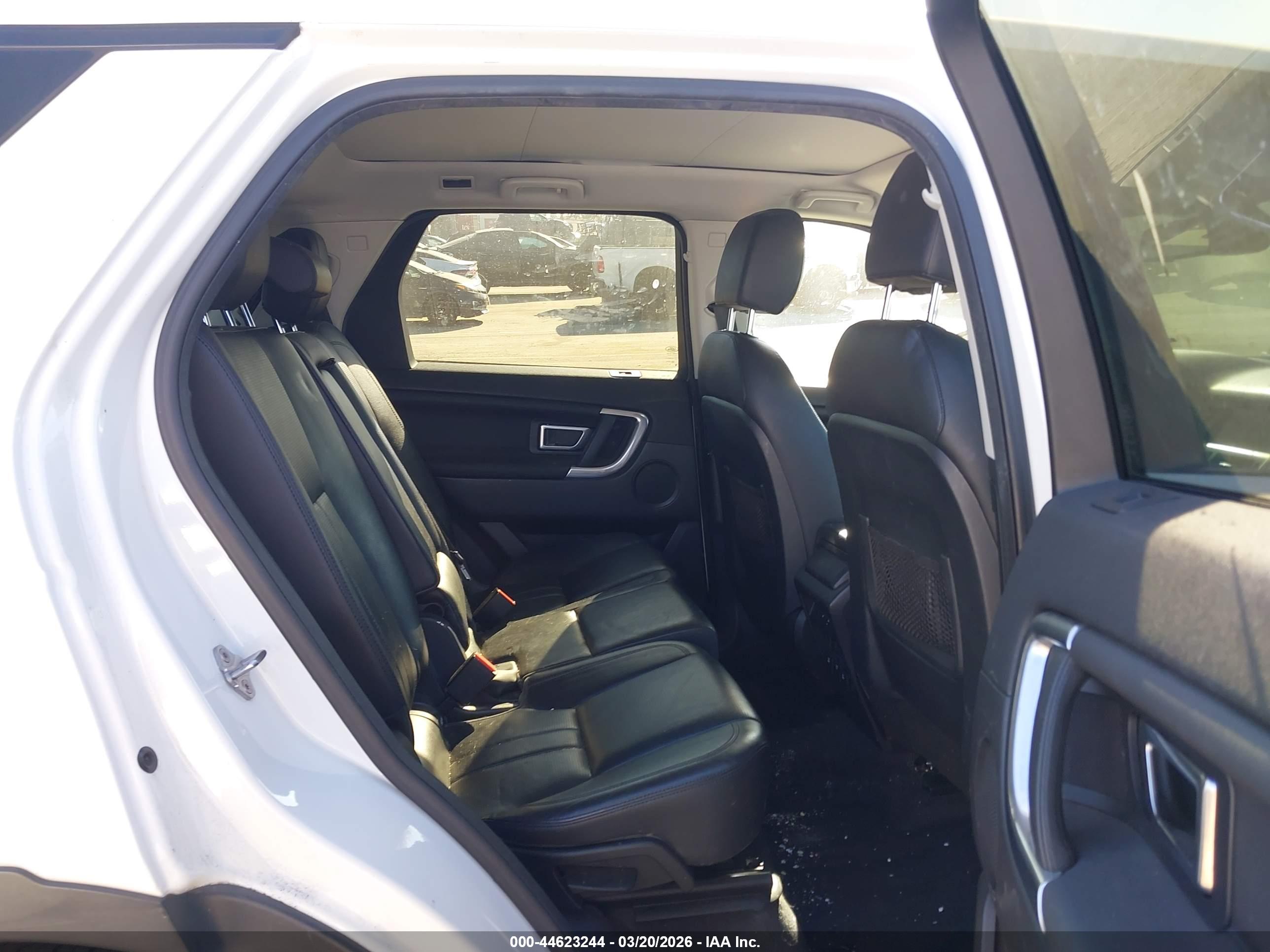 LAND ROVER image 8