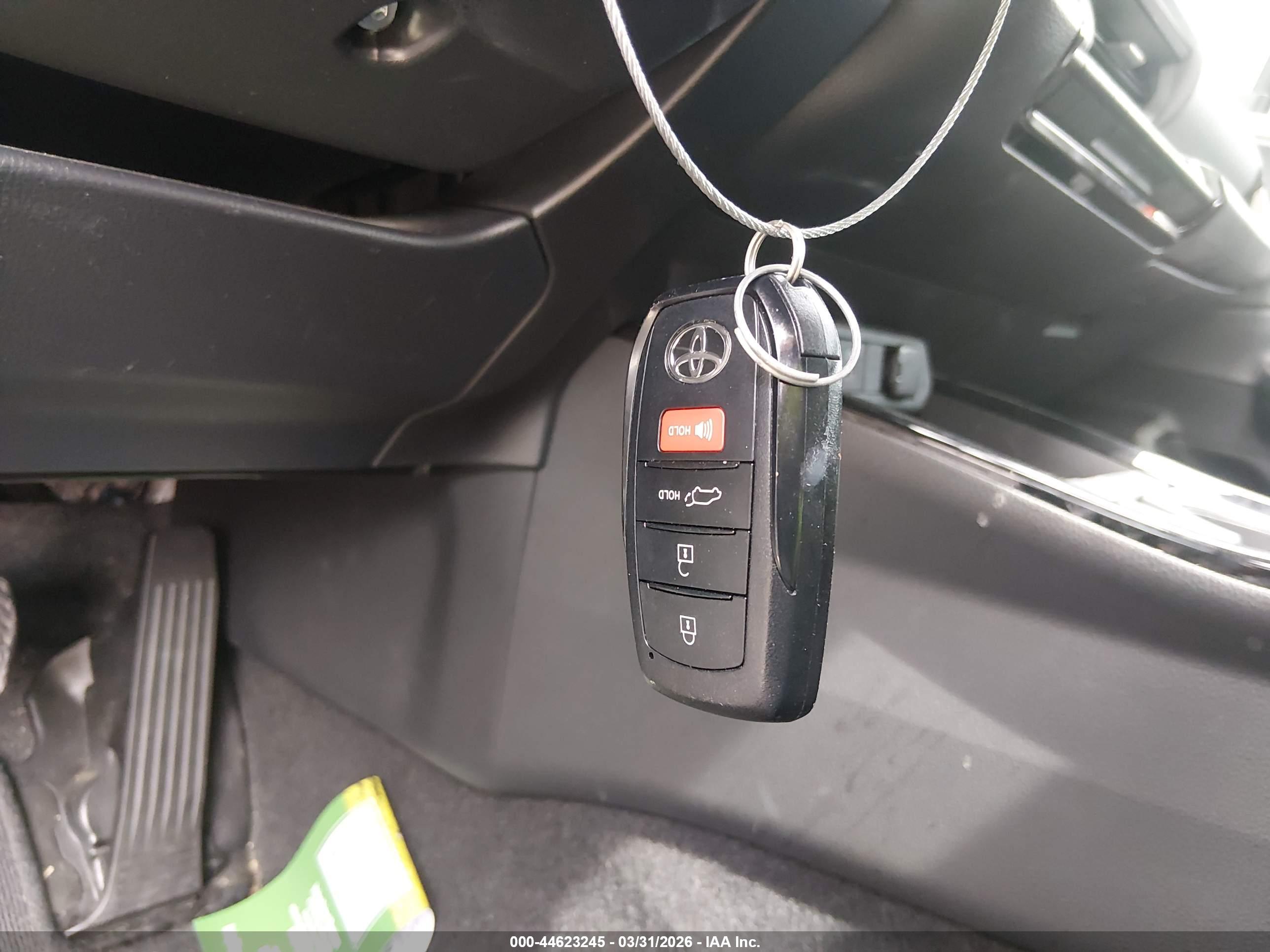 TOYOTA PRIUS image 11
