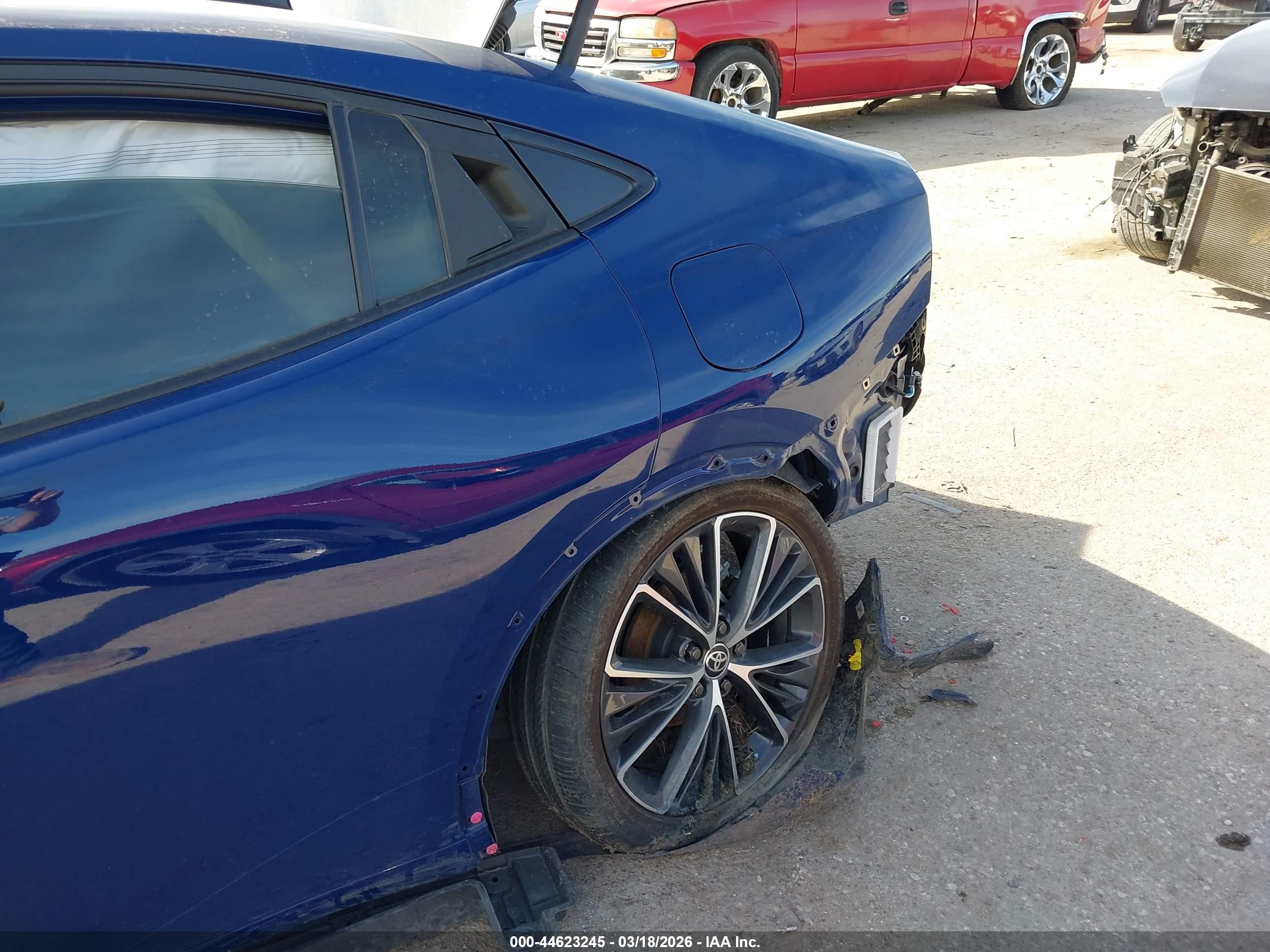 TOYOTA PRIUS image 6