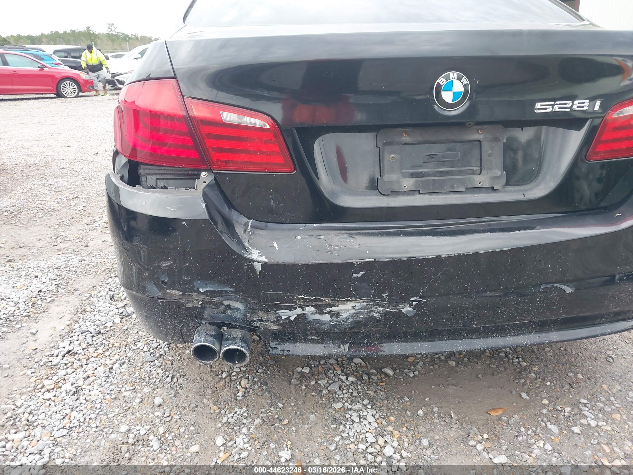 BMW 528I image 6