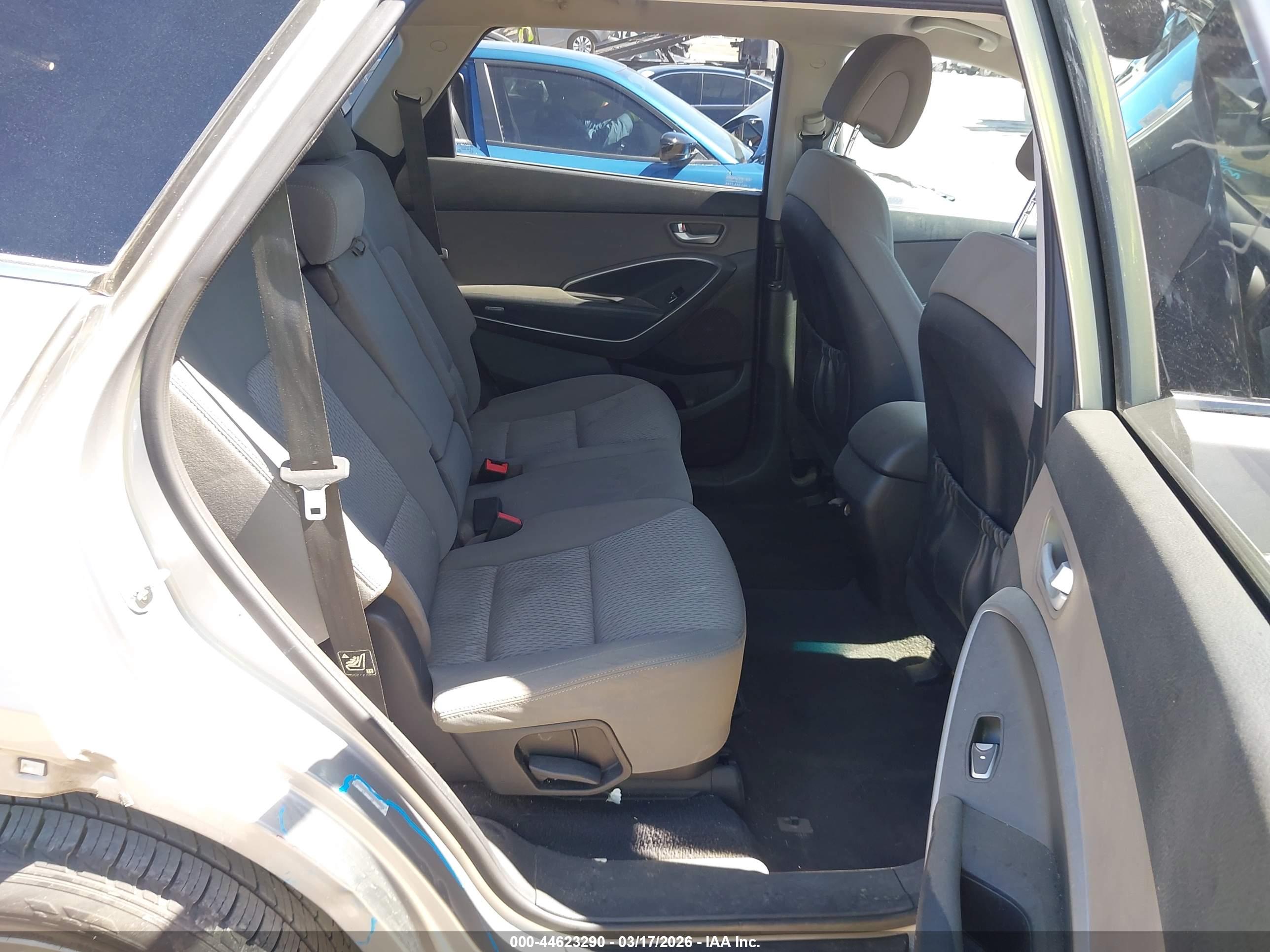 HYUNDAI SANTA image 8