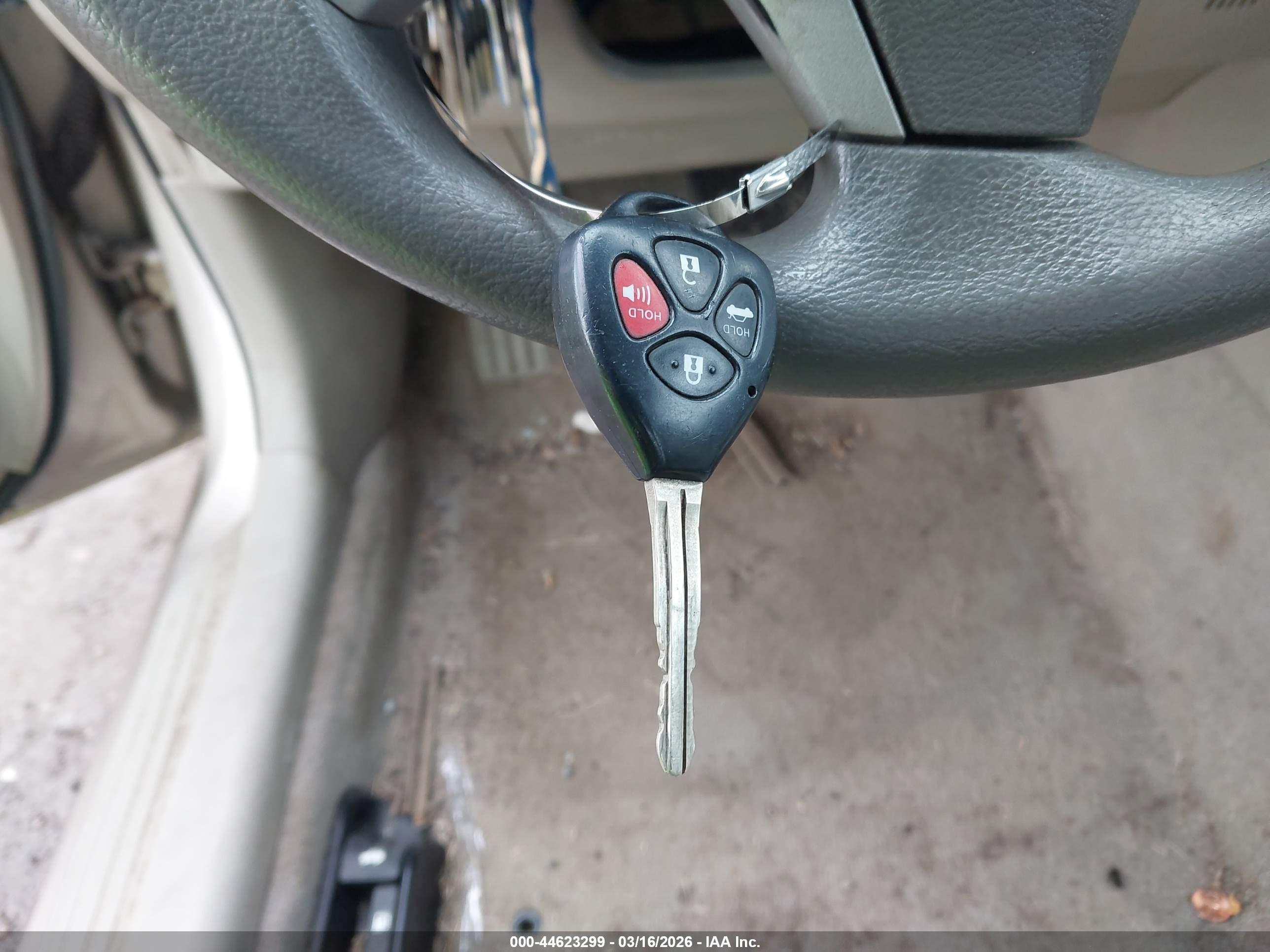 TOYOTA CAMRY image 11