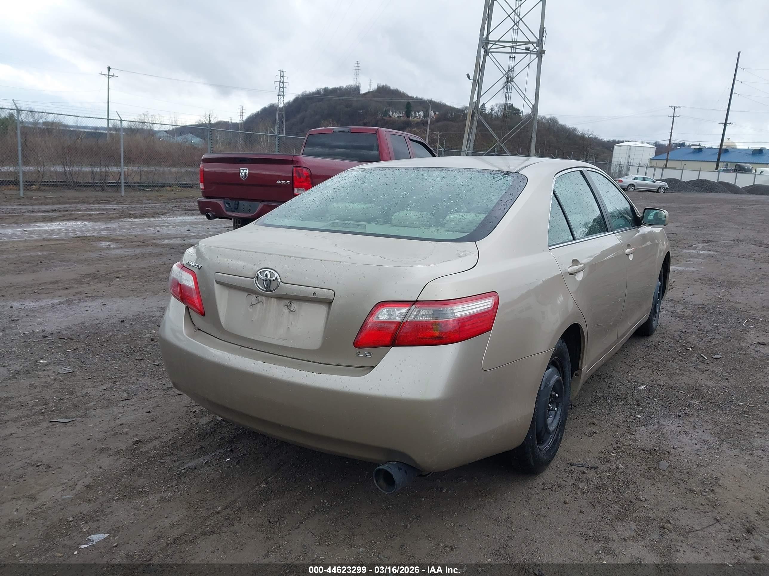 TOYOTA CAMRY image 4