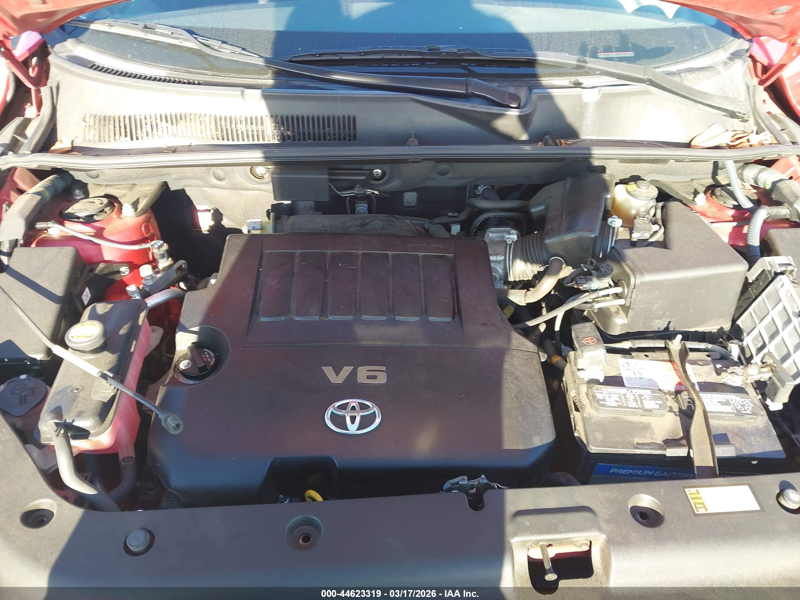 TOYOTA RAV4 image 10