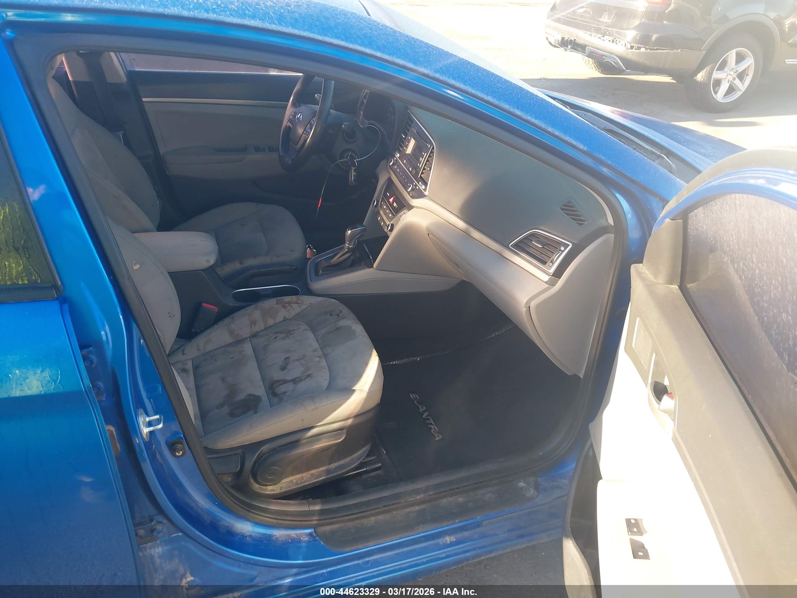 HYUNDAI ELANTRA image 5