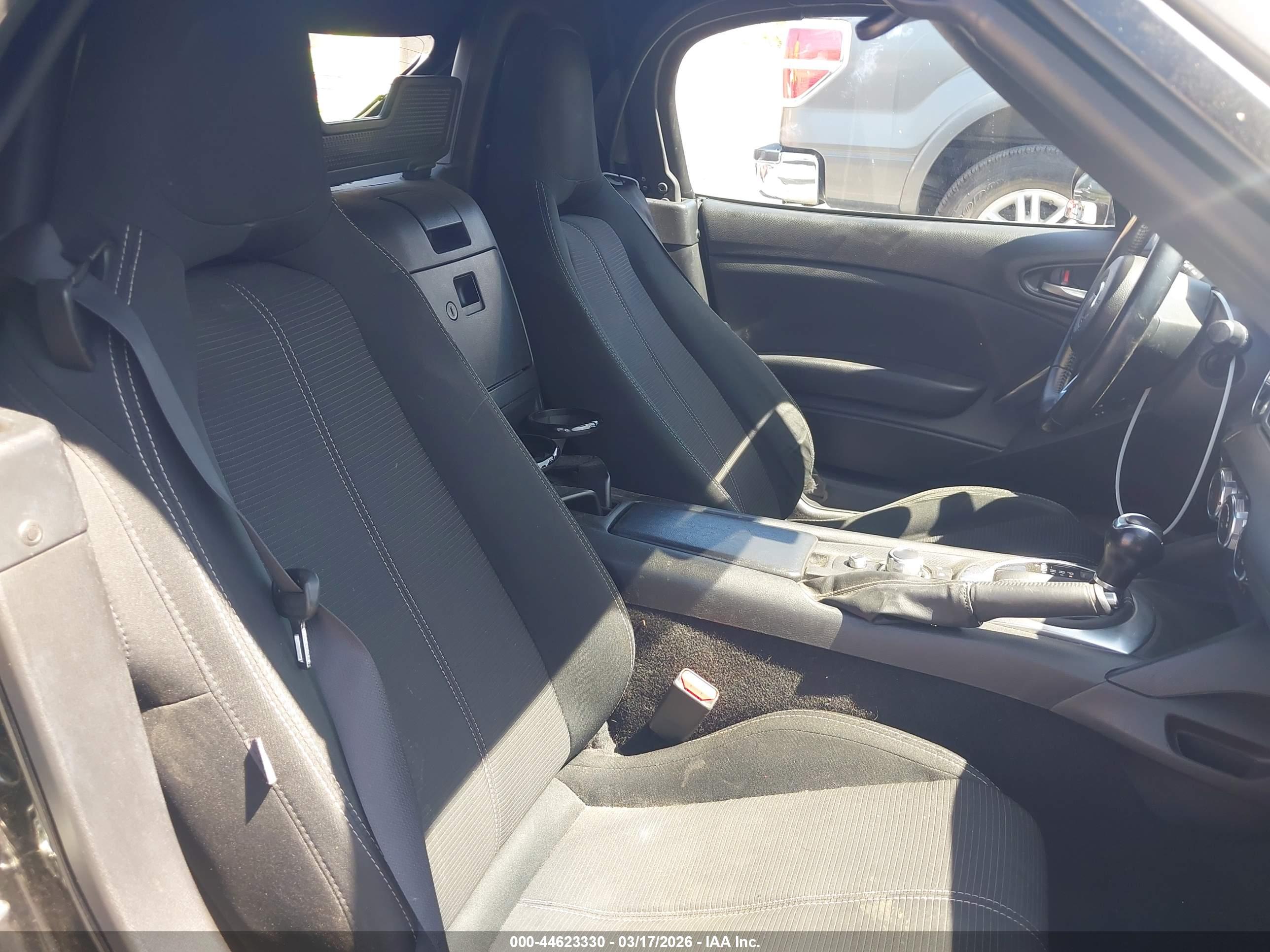FIAT 124 image 8