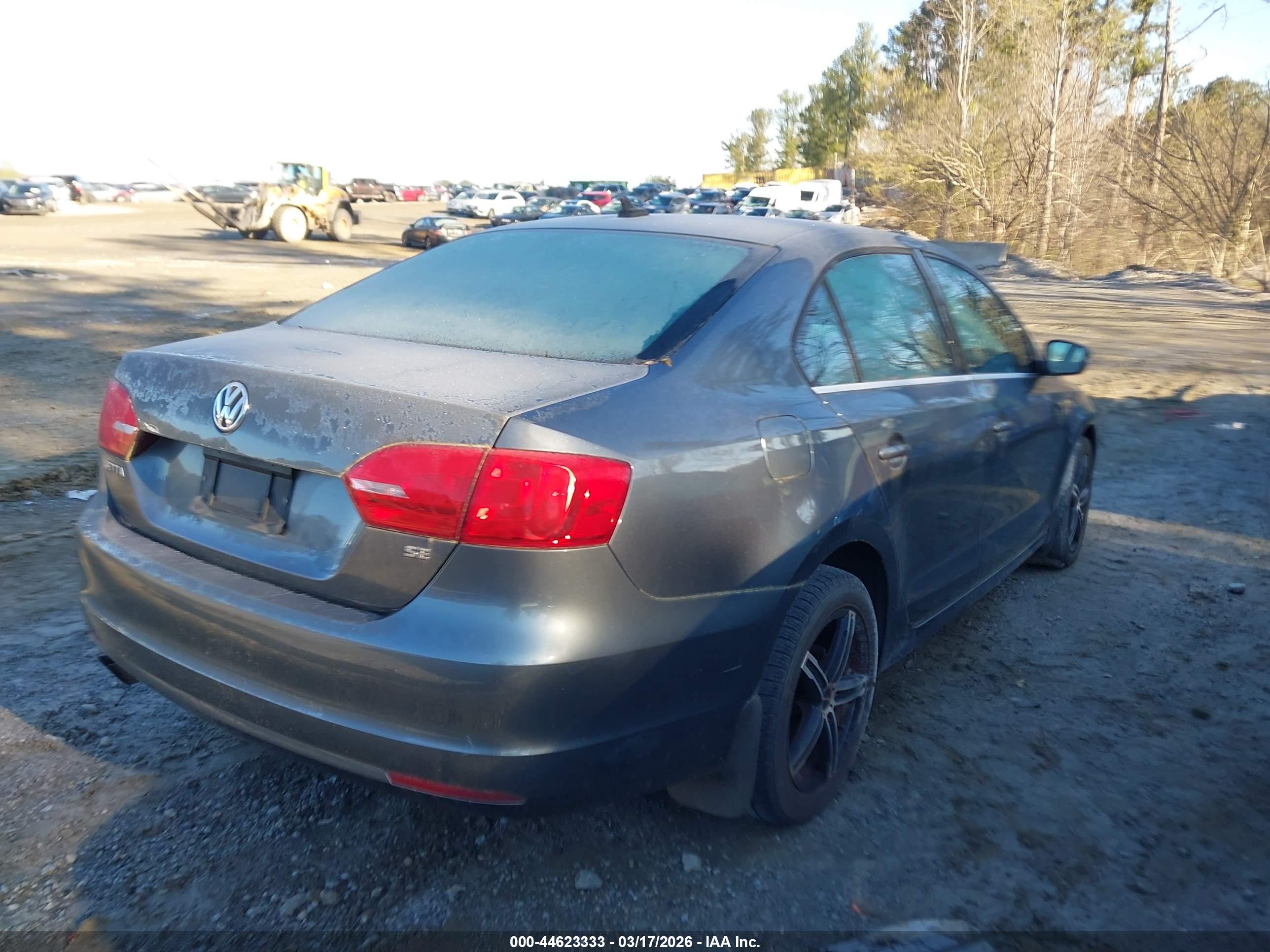 VOLKSWAGEN JETTA image 4