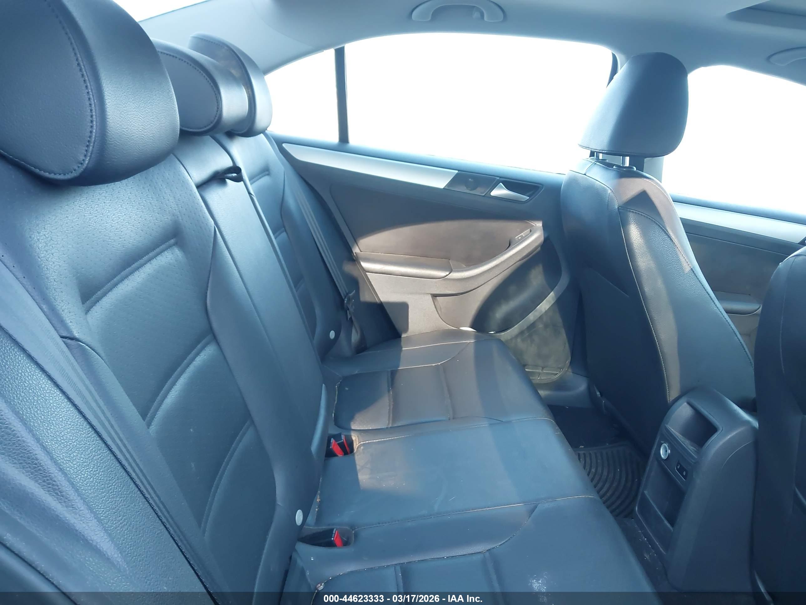 VOLKSWAGEN JETTA image 8