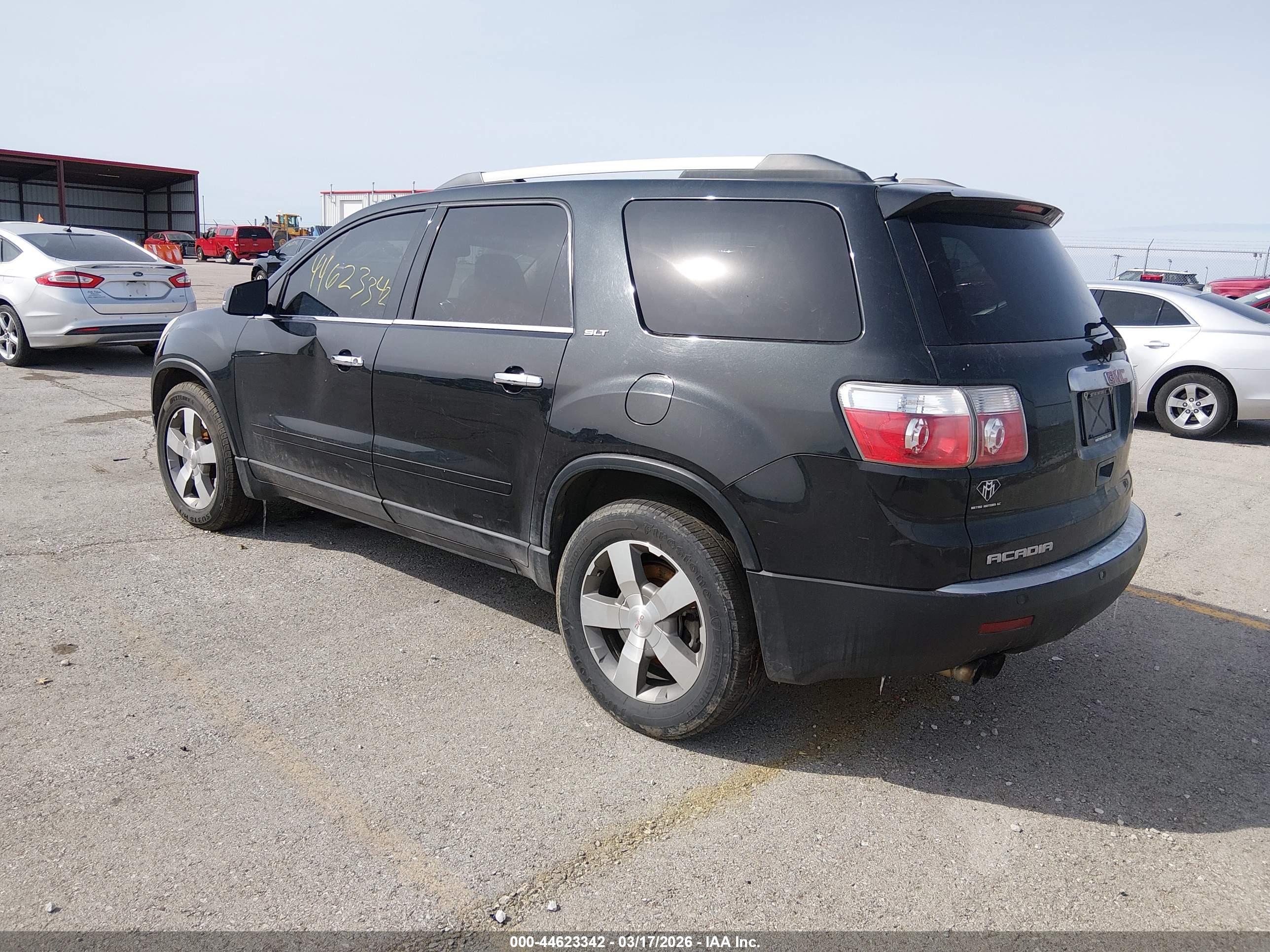 GMC ACADIA image 3