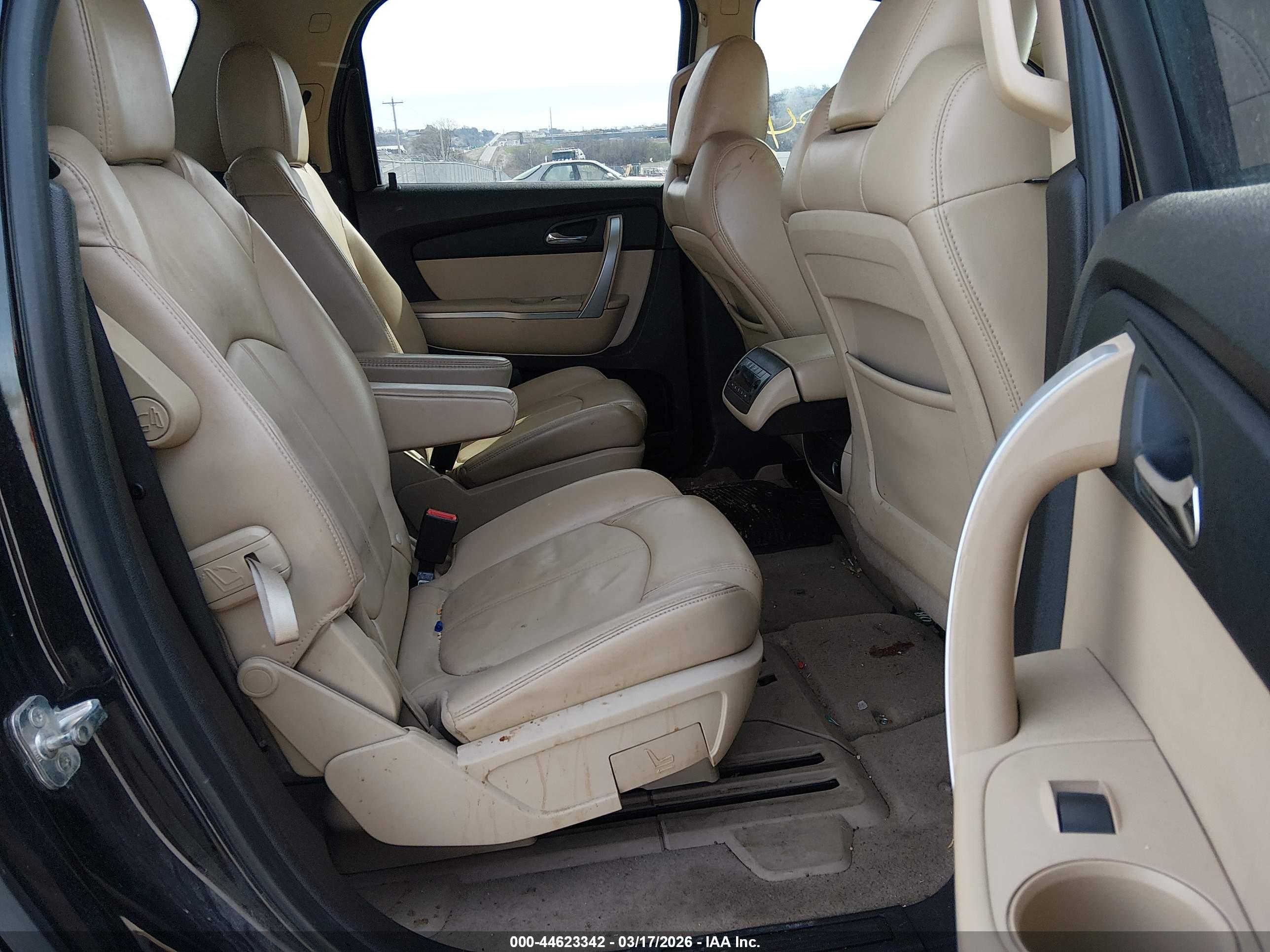 GMC ACADIA image 8