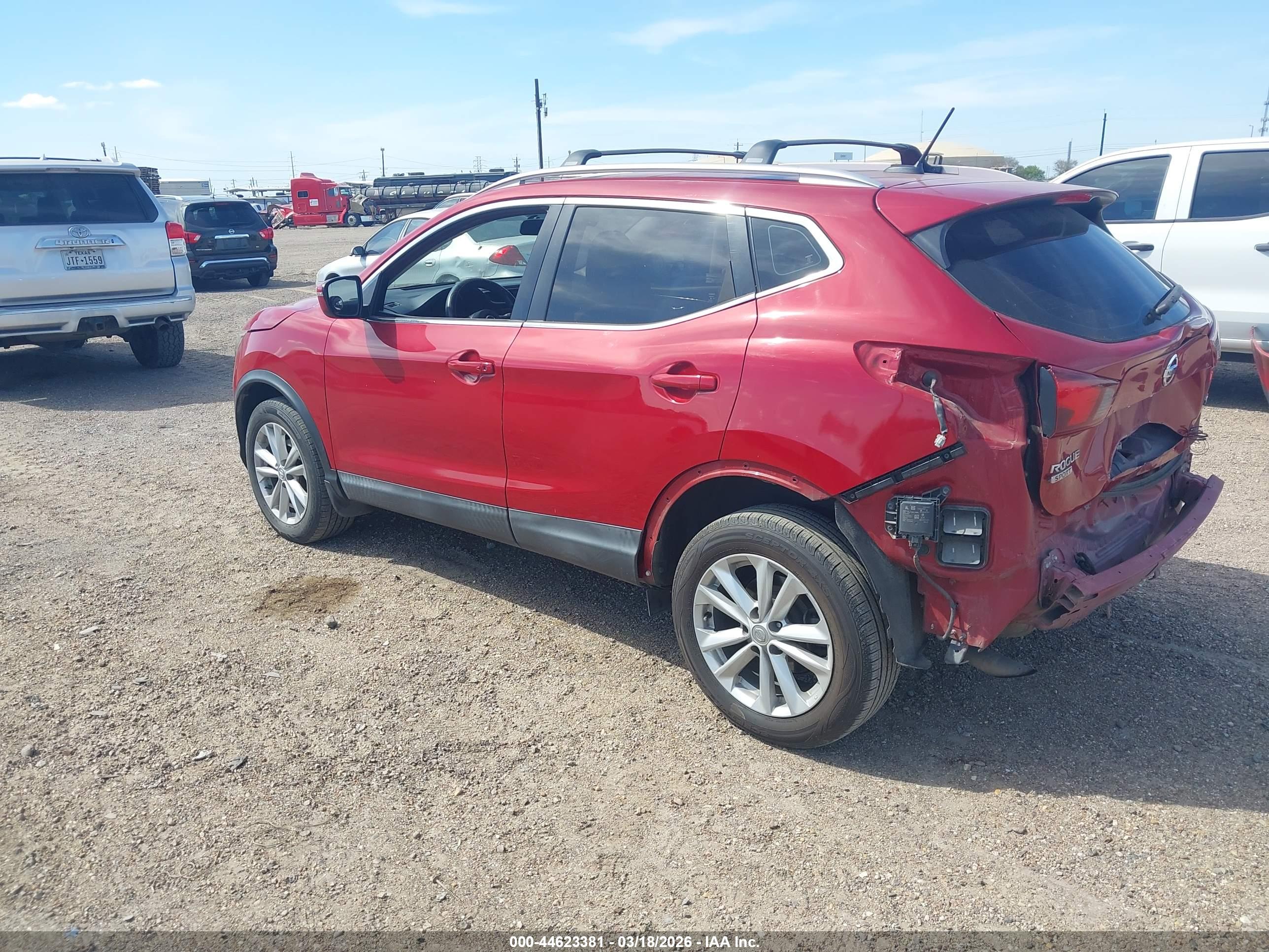 NISSAN ROGUE image 3