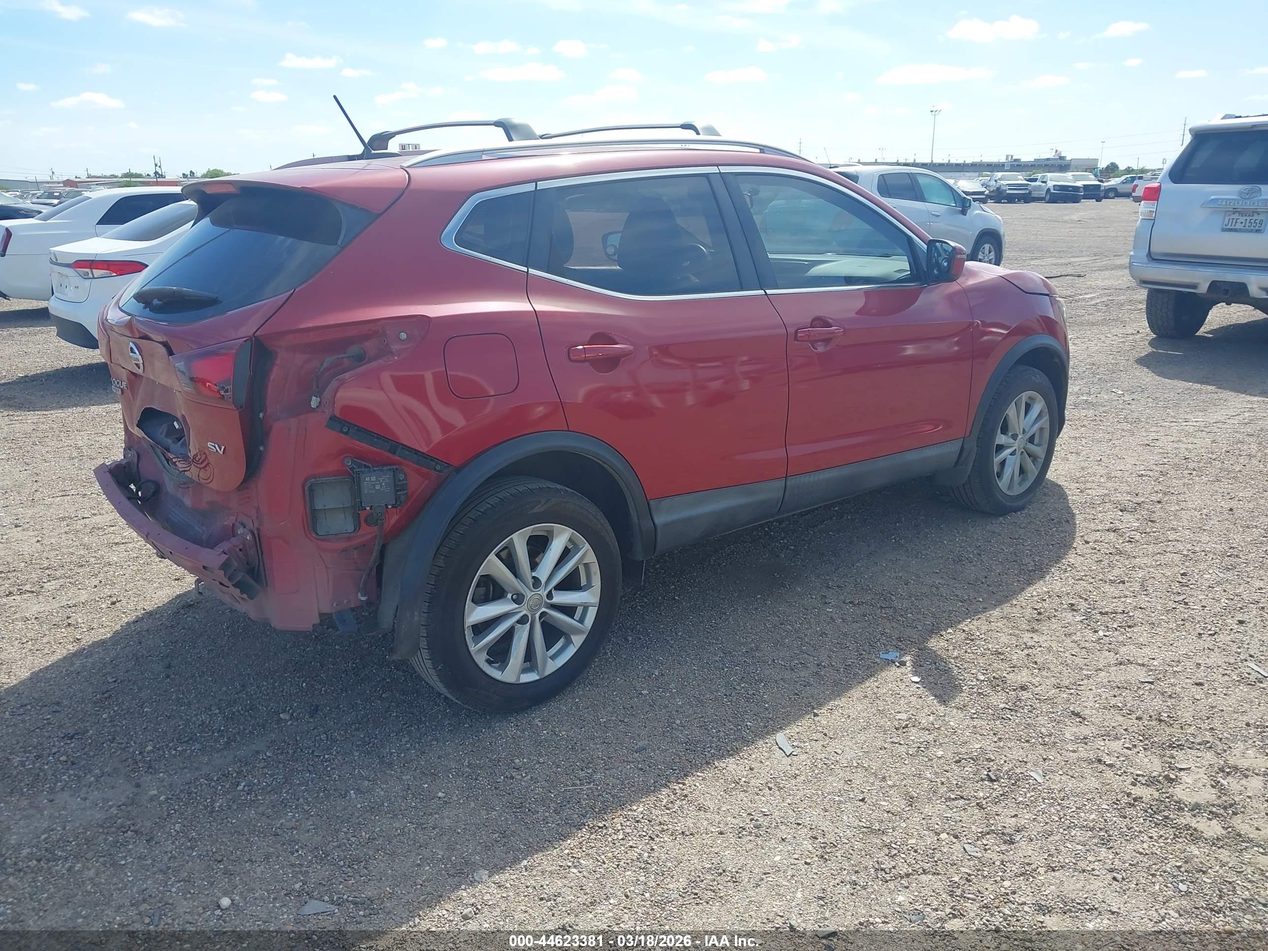 NISSAN ROGUE image 4
