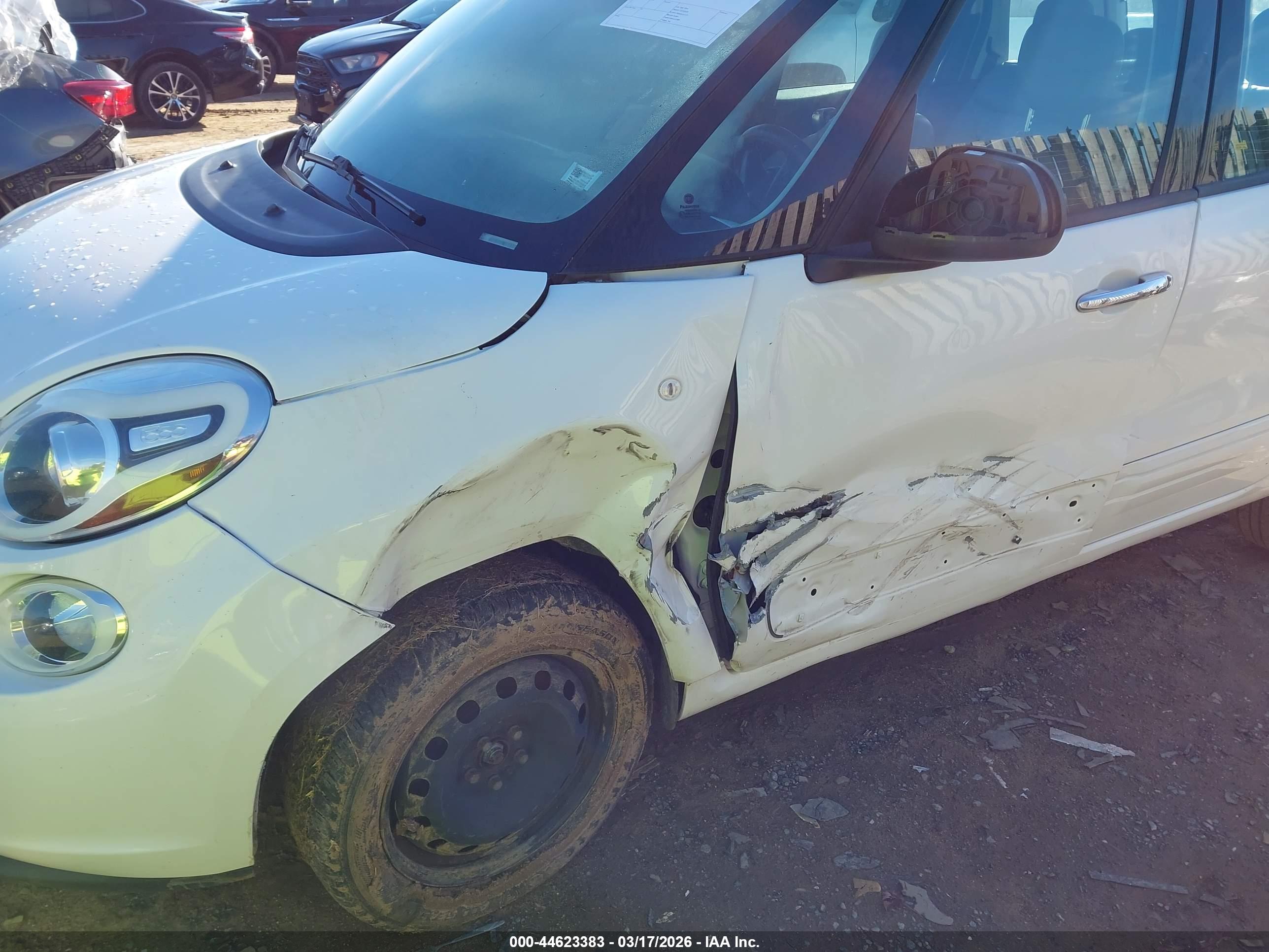 FIAT 500L image 6